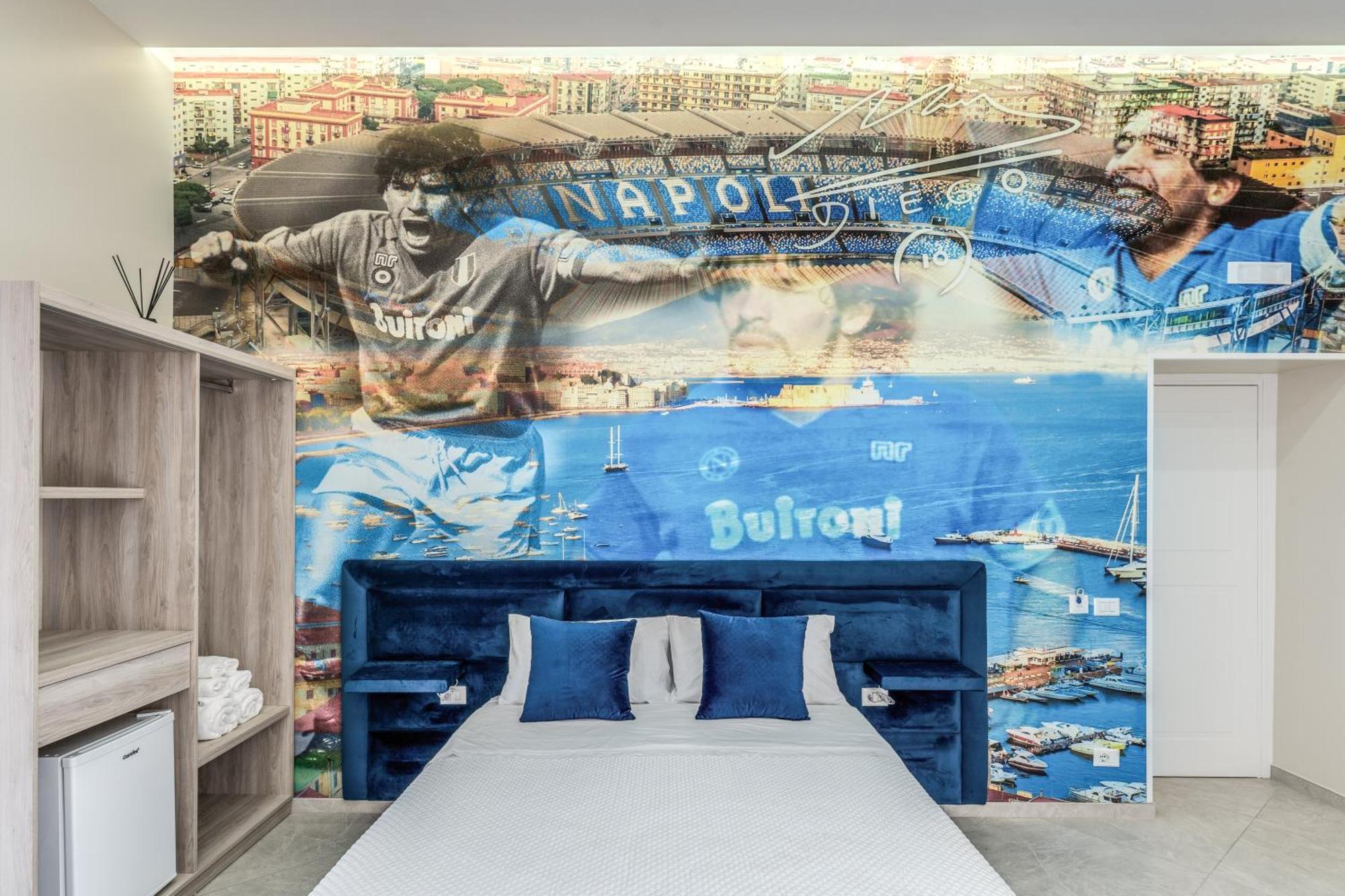 Av * Naples