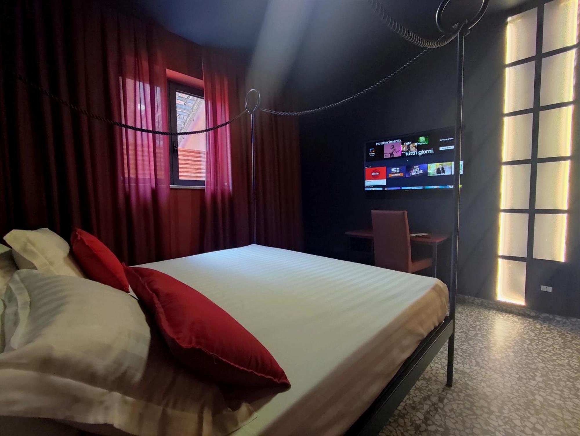 Nuvo Hotel 4*