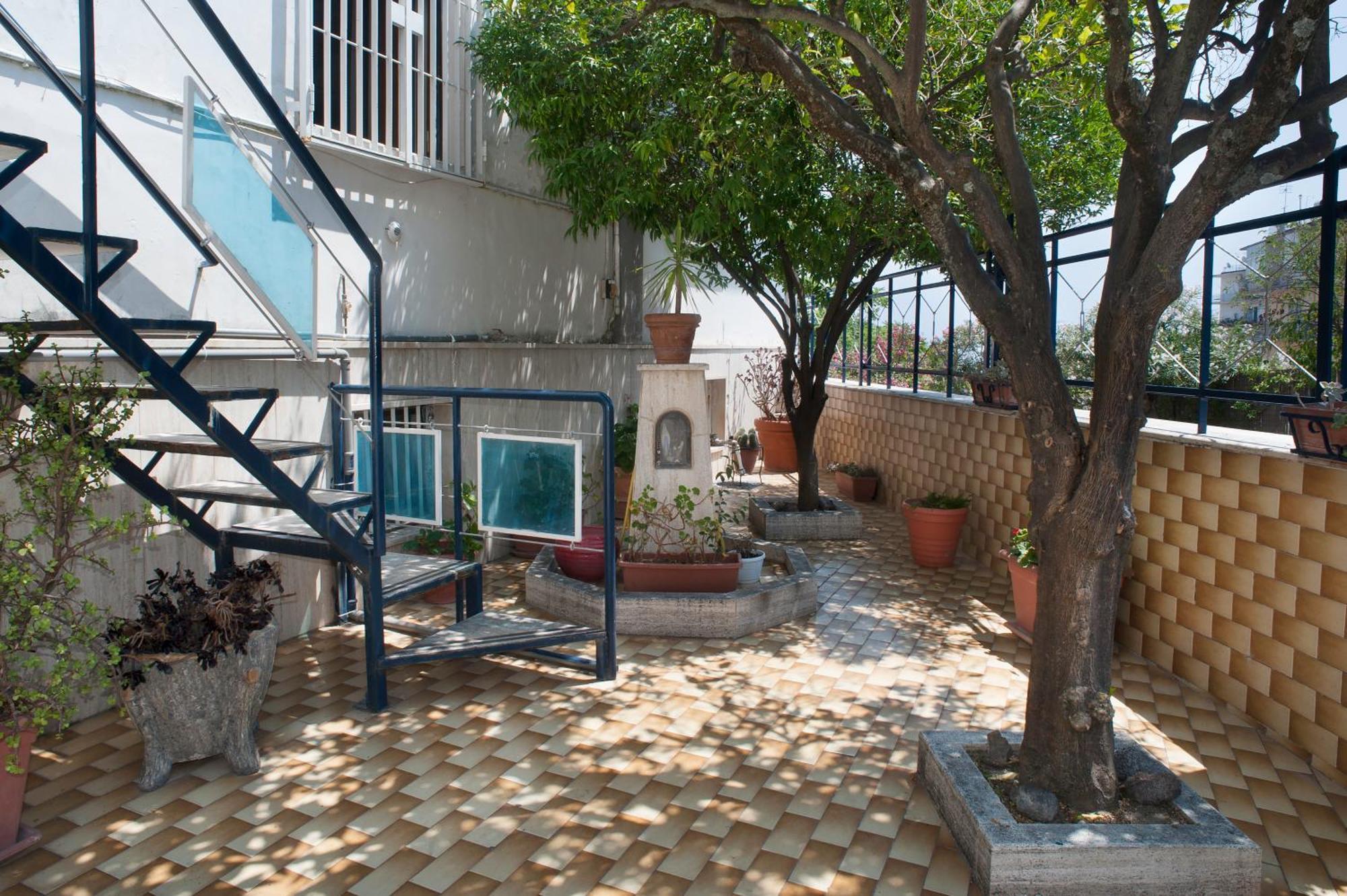 La Nave Bed & Breakfast Naples