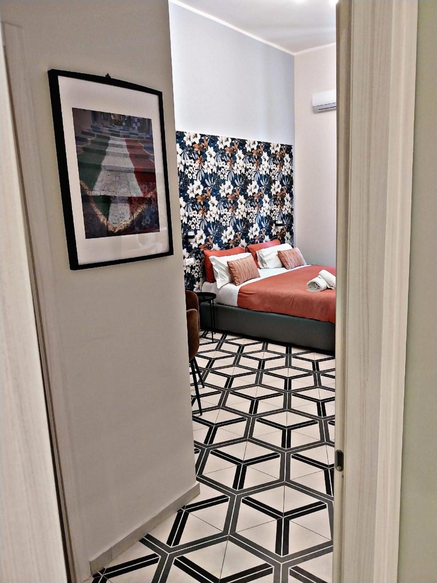 Firenze24 * Naples