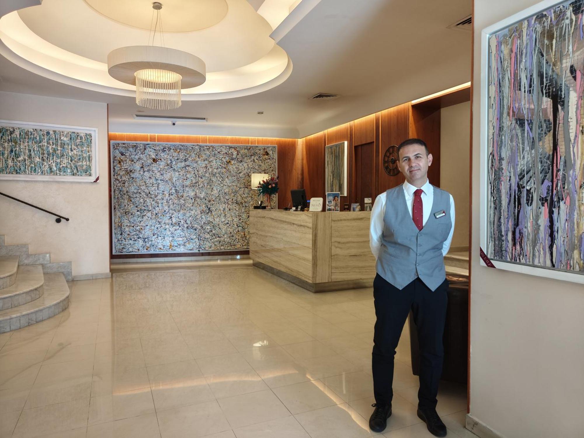 Nuvo Naples