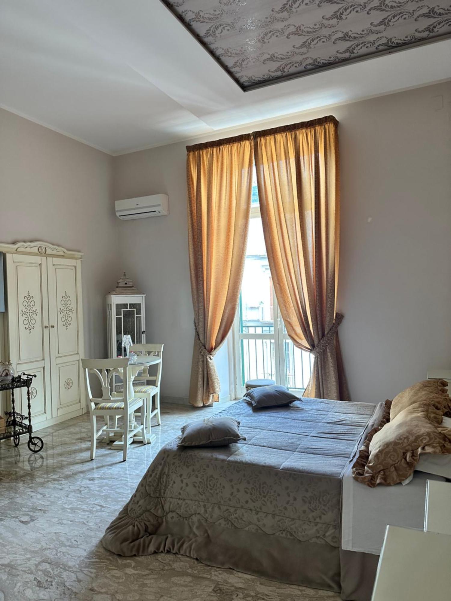 Gold94 Naples
