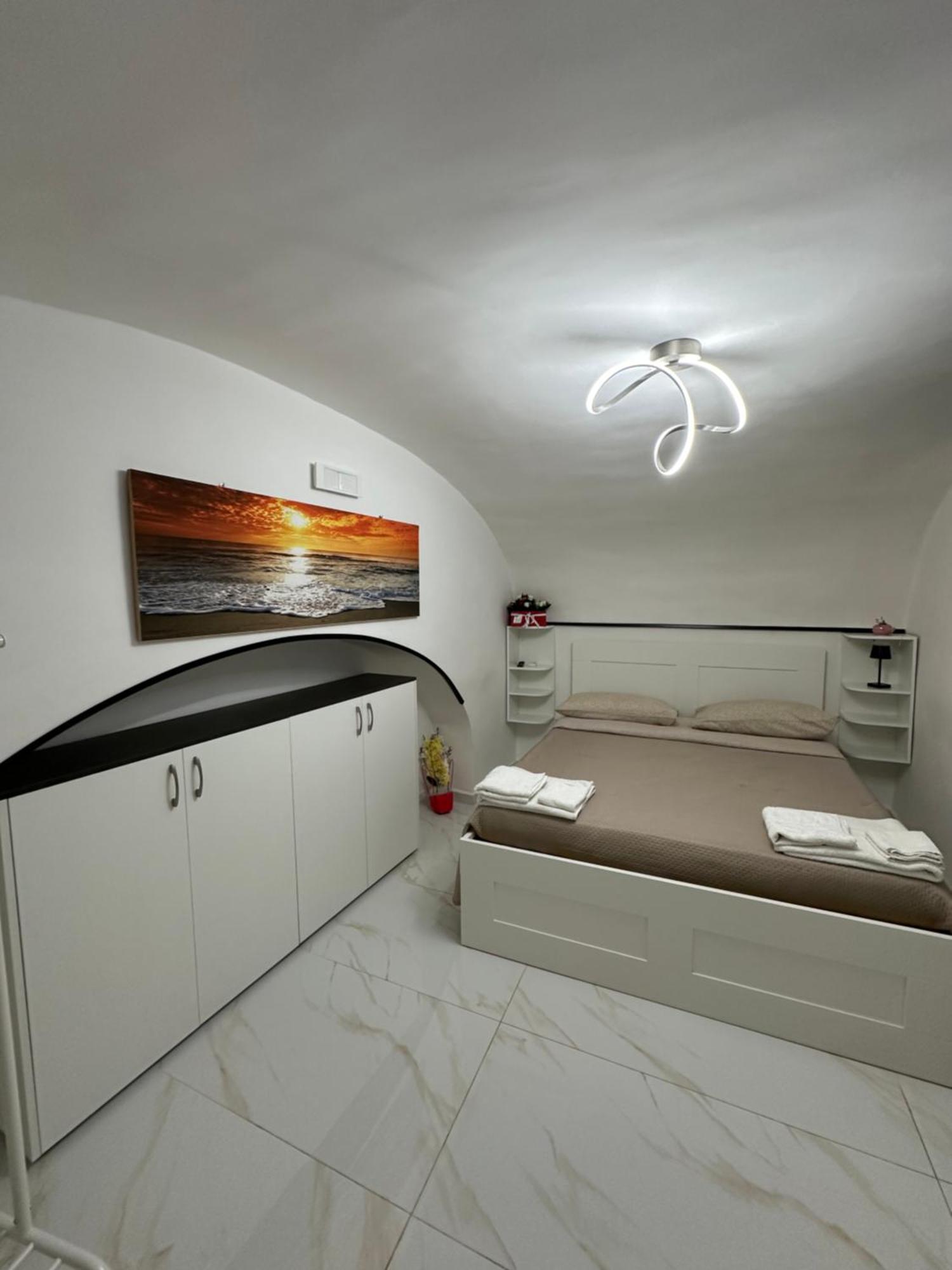 Rose's House Naples