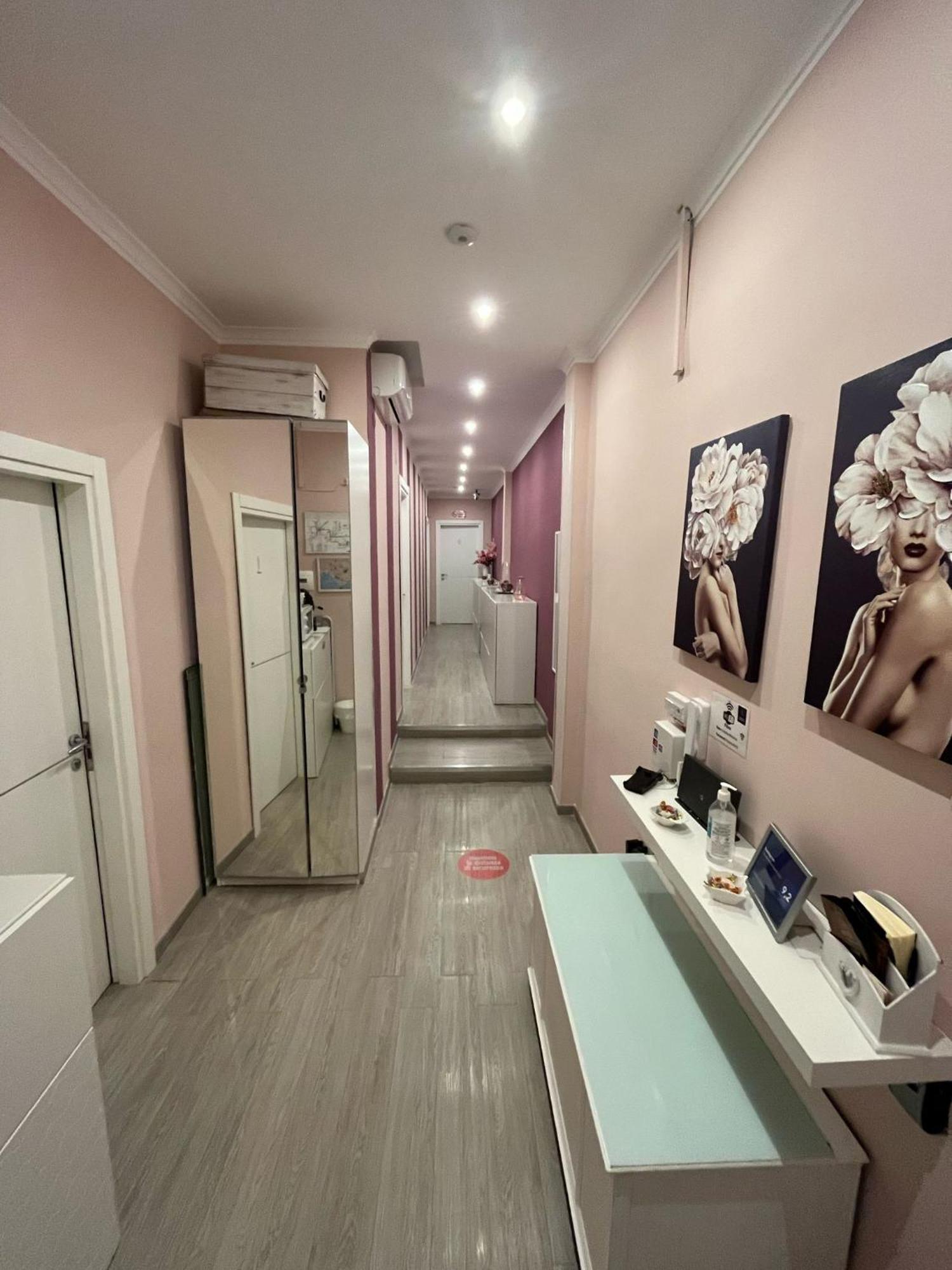 F.rooms 2* Naples