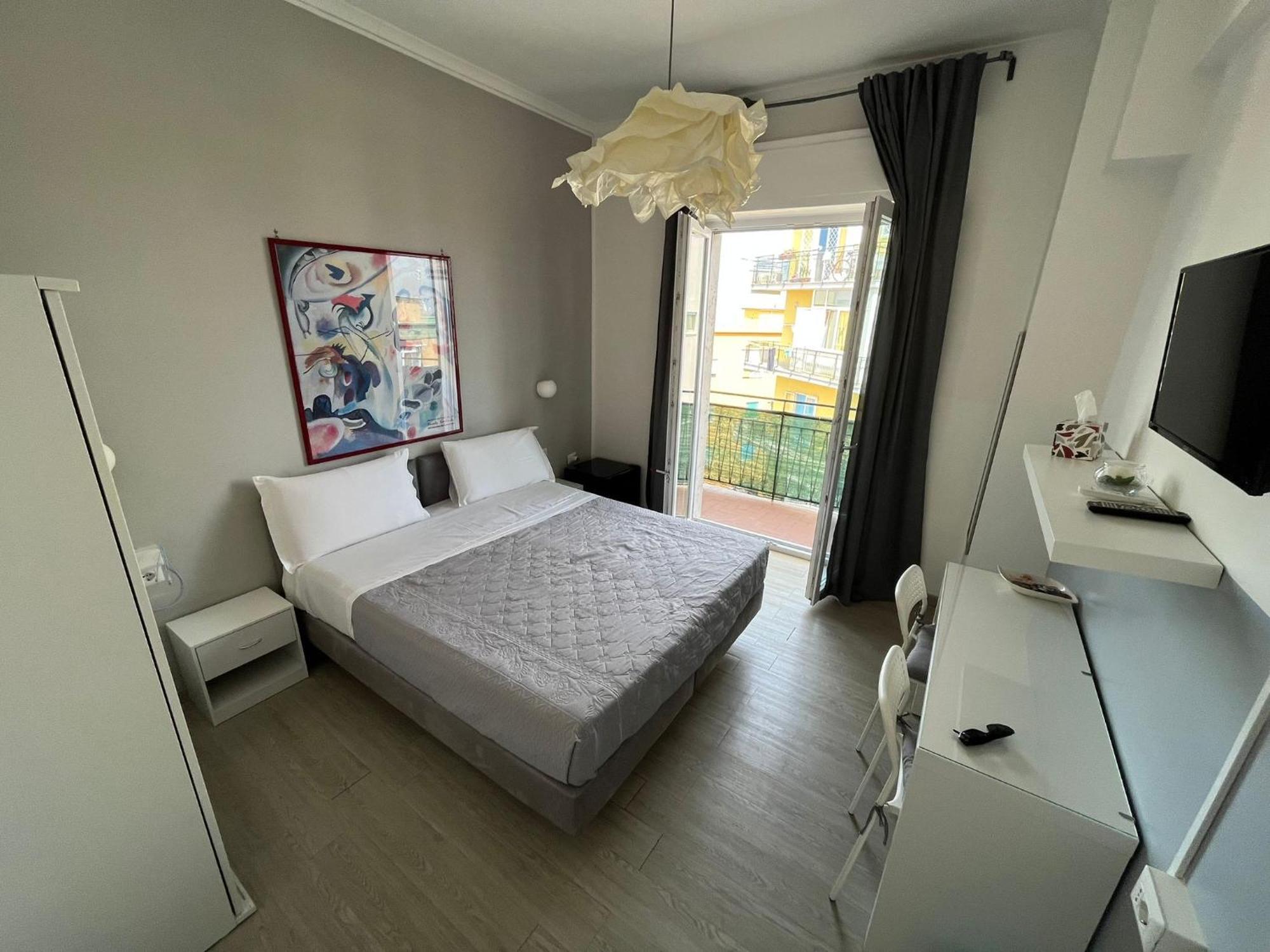 F.rooms 2* Naples