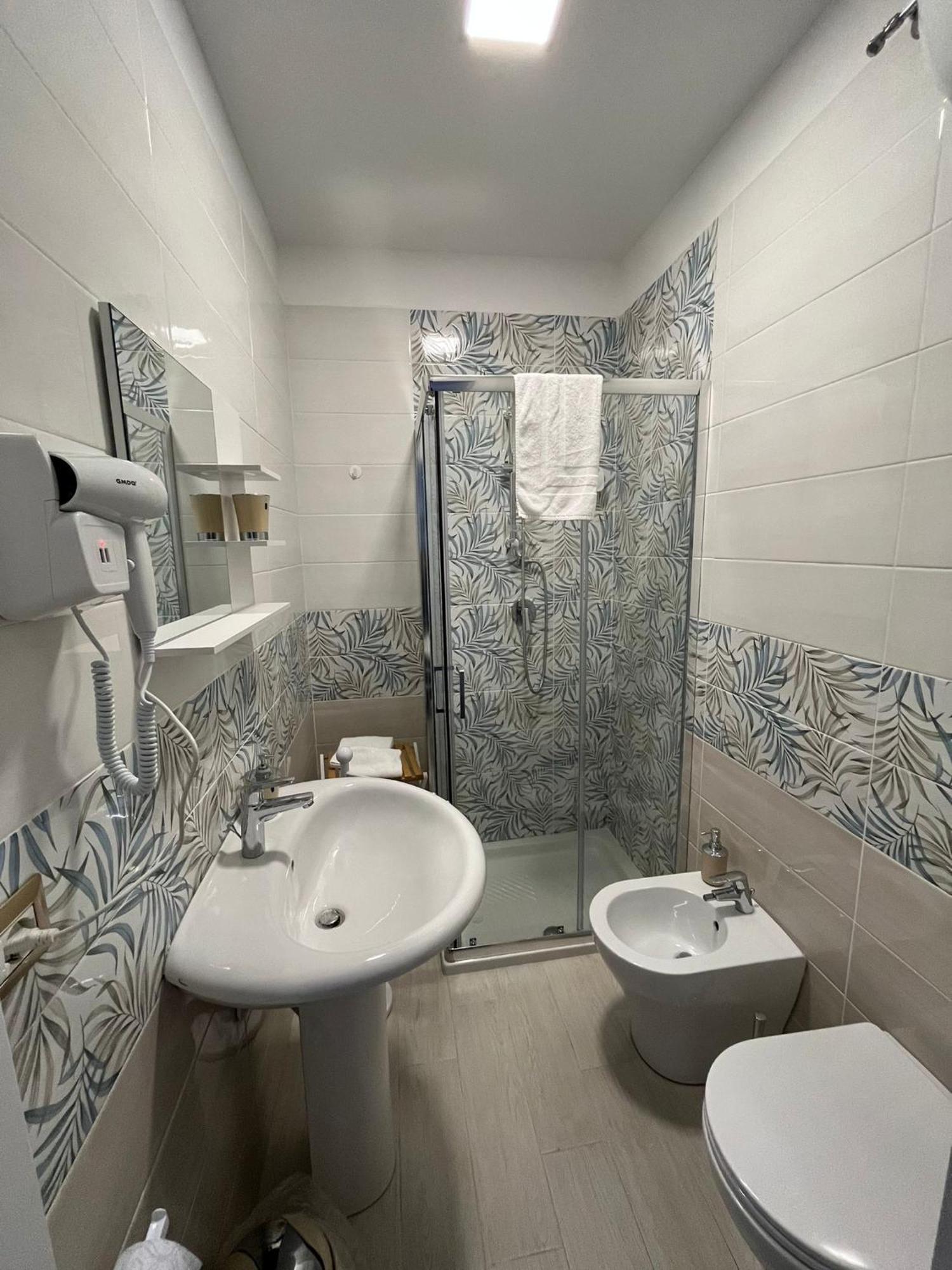 Guest house F Via Sementini Naples