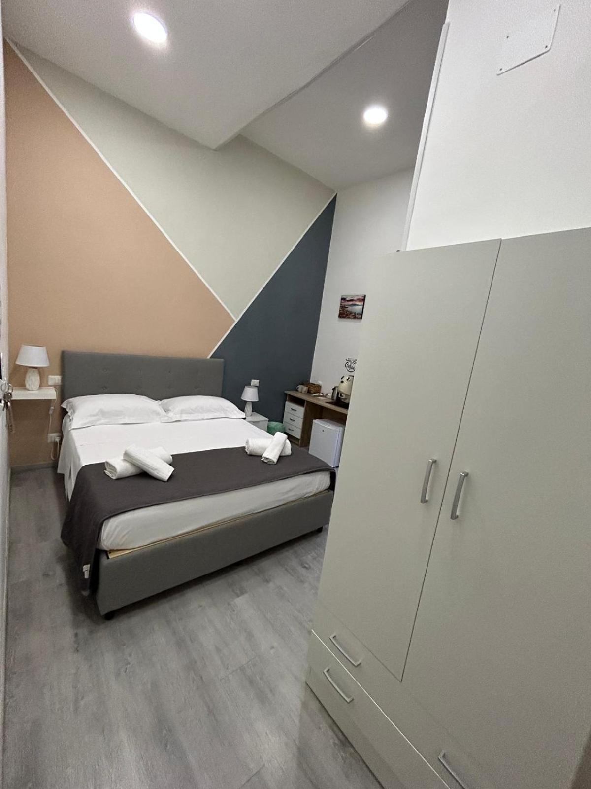 Garibaldi Guest house Naples