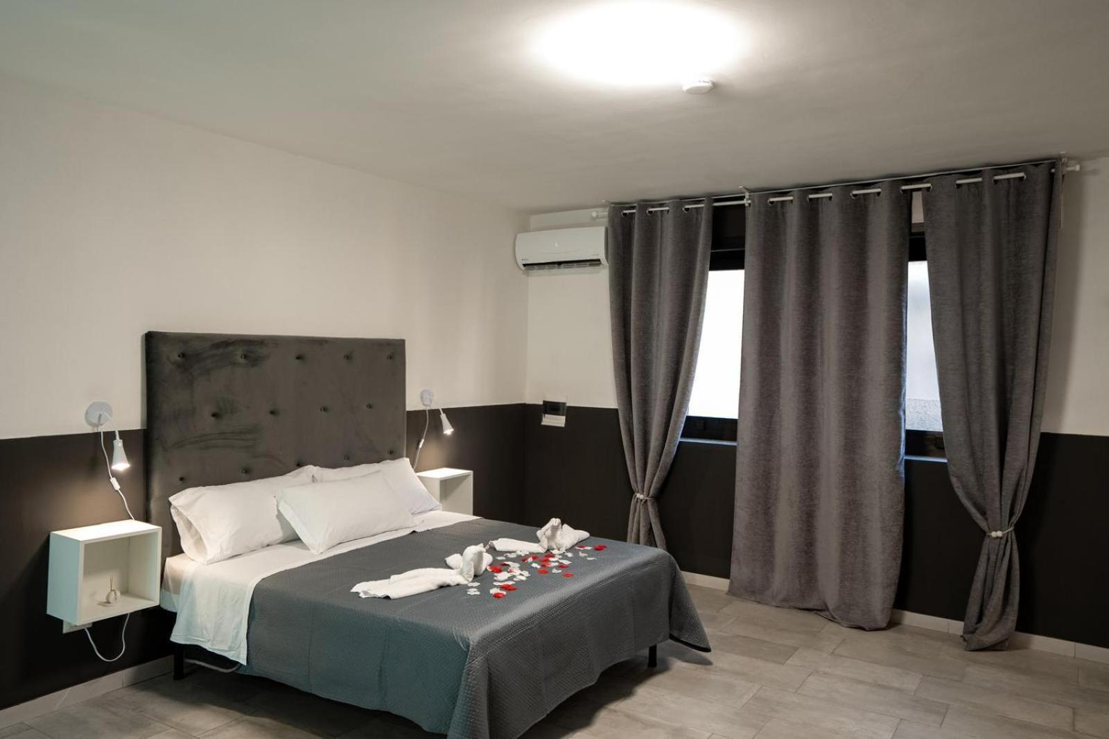 Small Luxury * Naples