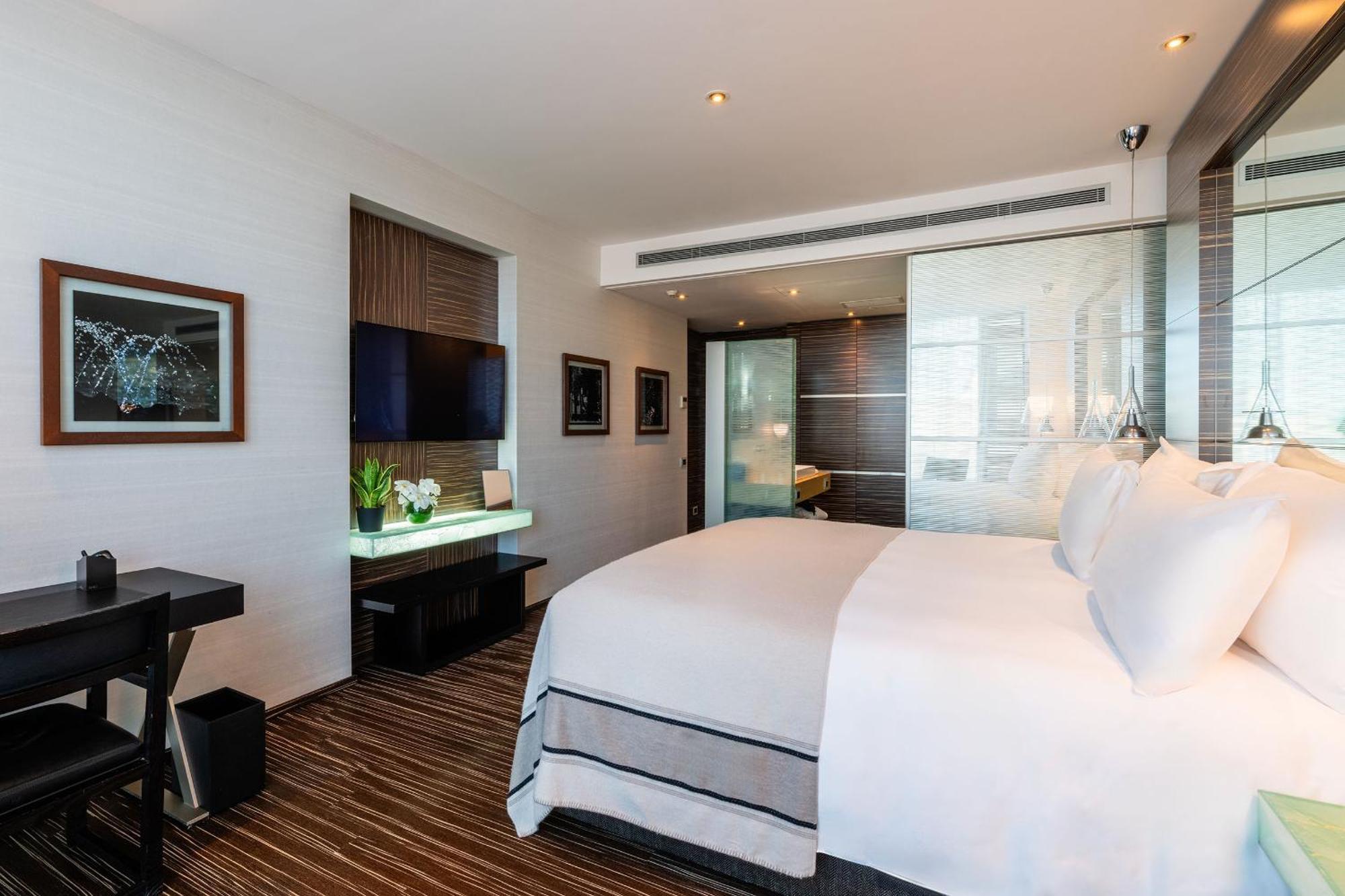 Hotel Romeo 5*