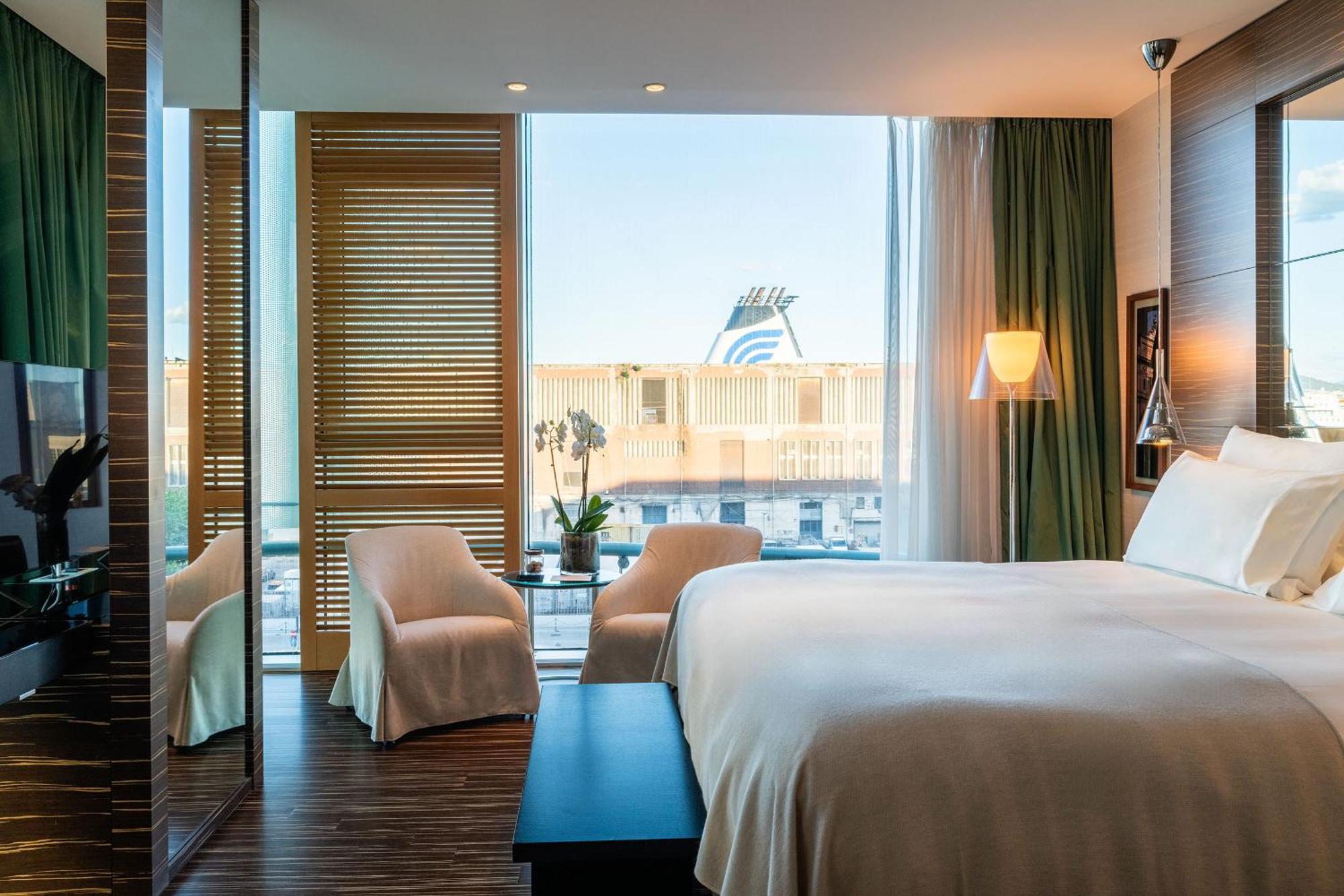 Romeo 5* Naples