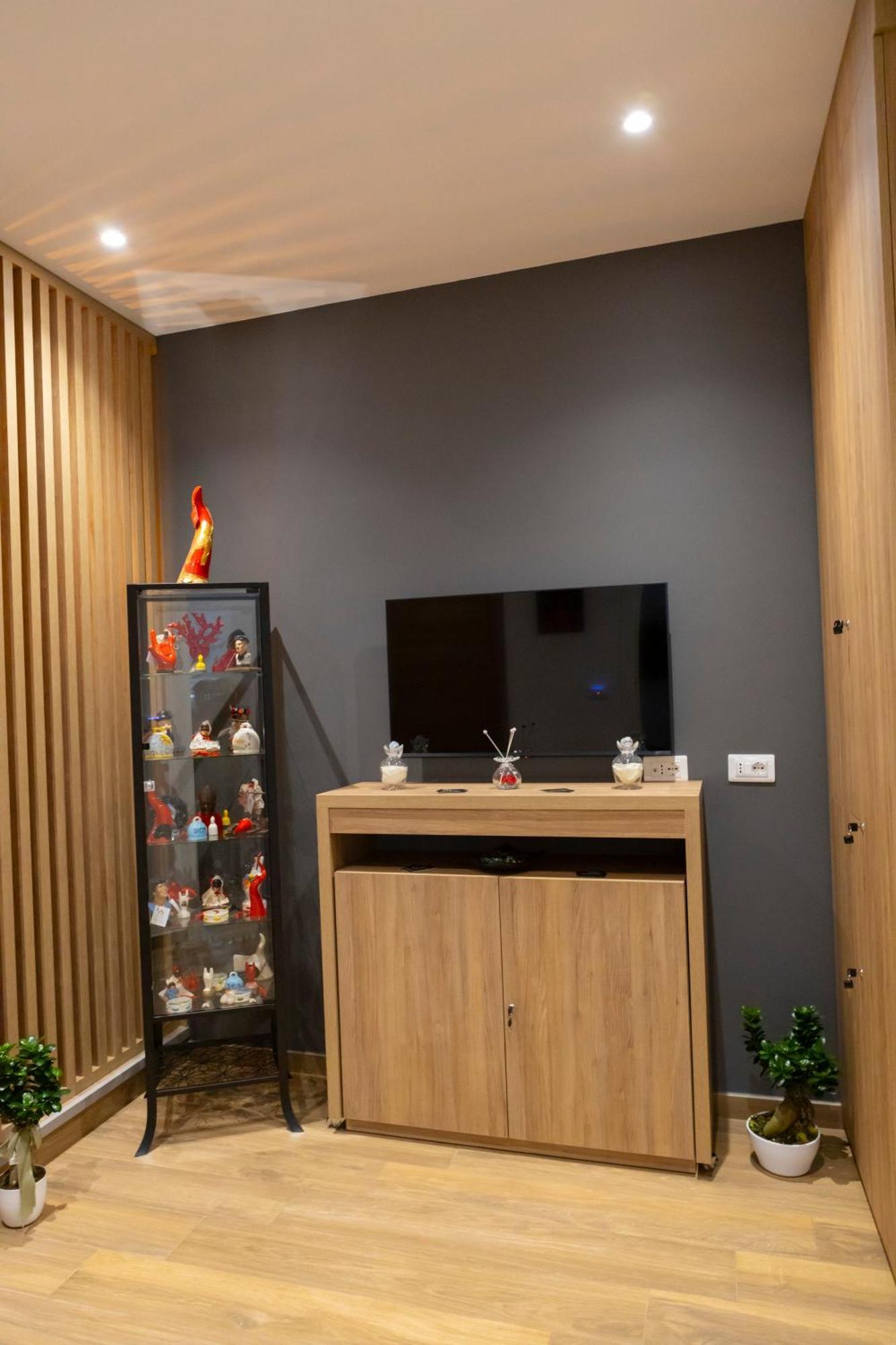 Alleria Naples