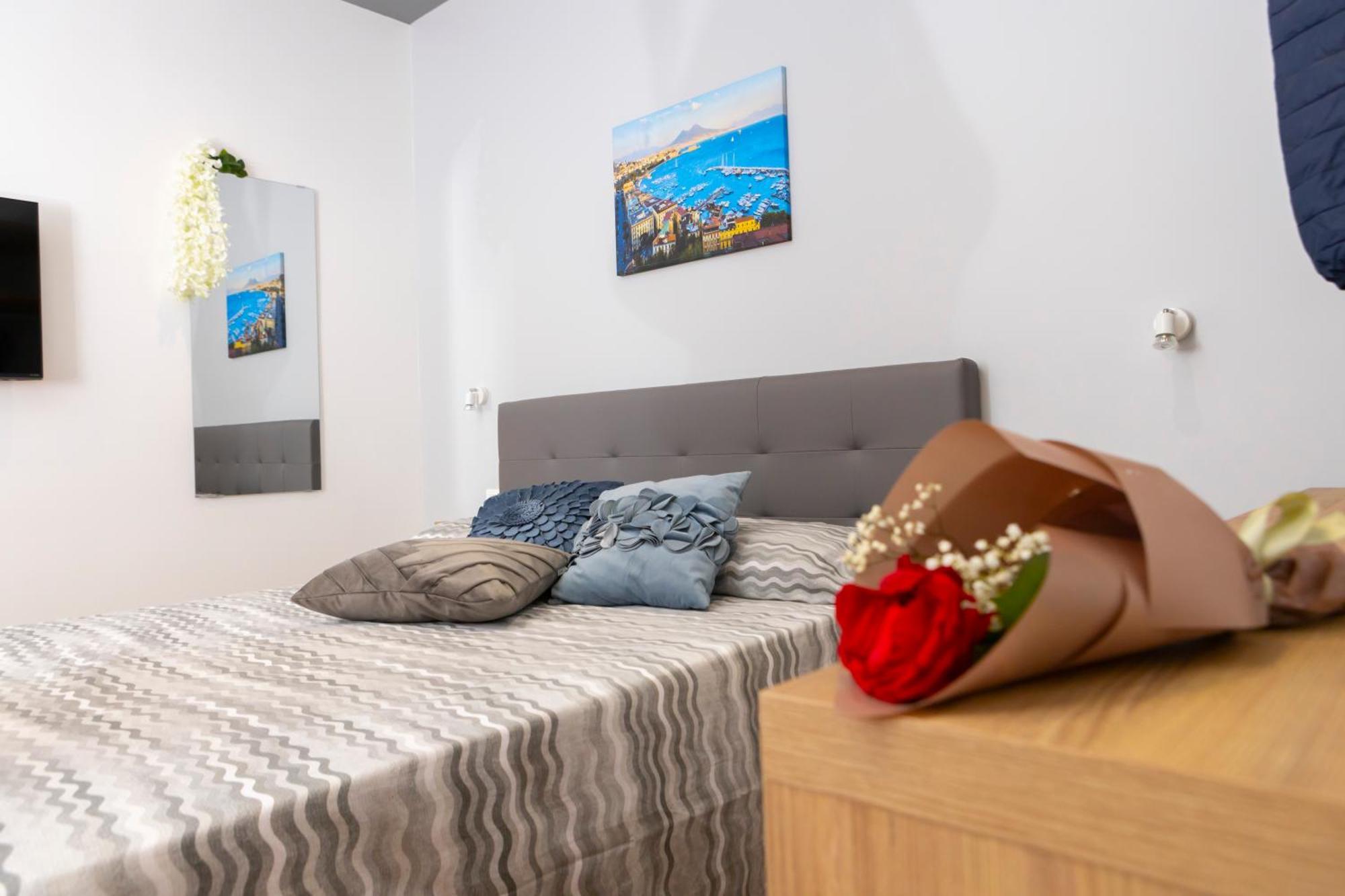 Alleria Naples