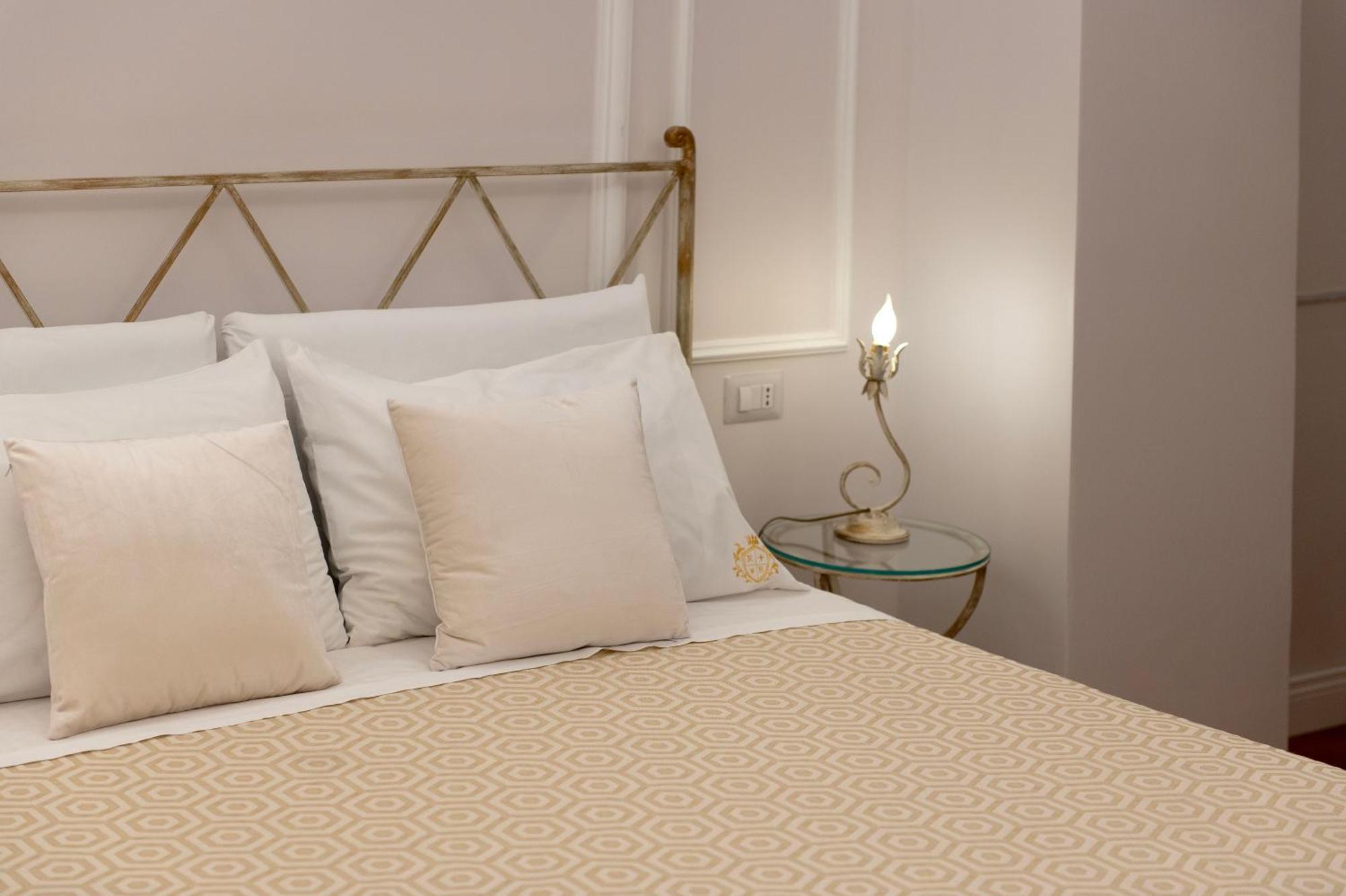 Residenza Borbonica 2* Naples