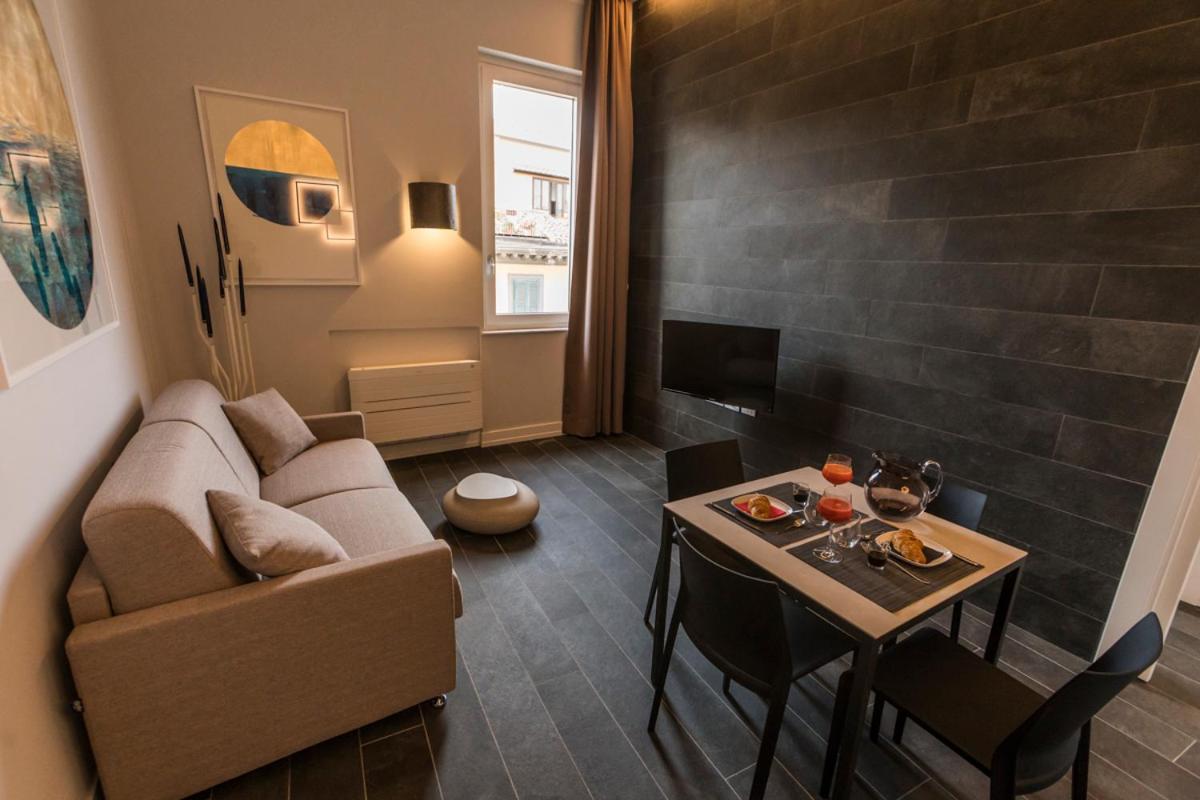 Residenza Trinita Maggiore * Naples