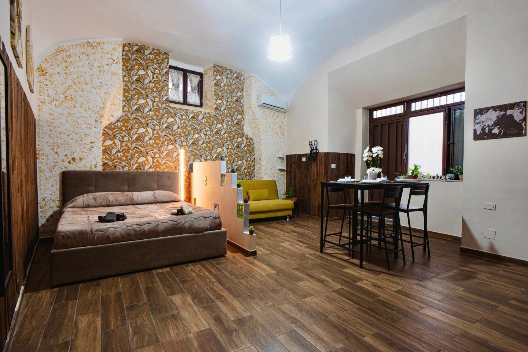 Spaccanapoli 3min - Charming Typical Flat * Naples