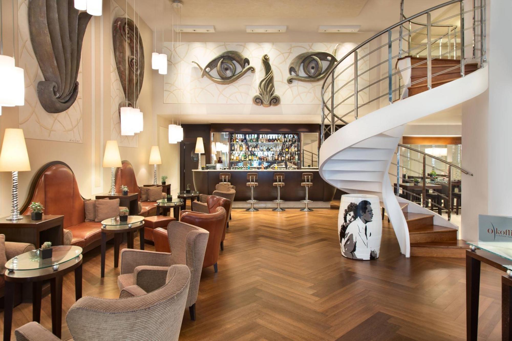 Renaissance Mediterraneo Hotel