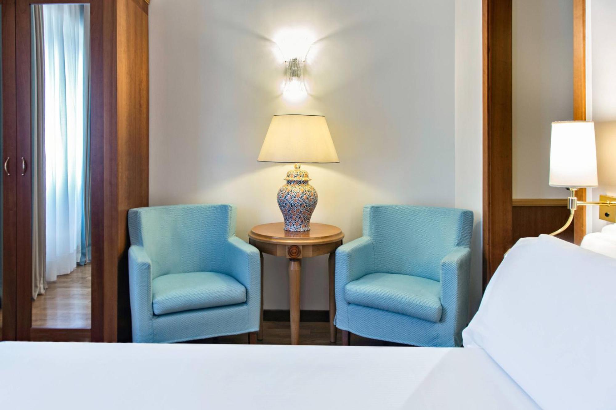 Renaissance Mediterraneo Hotel Naples