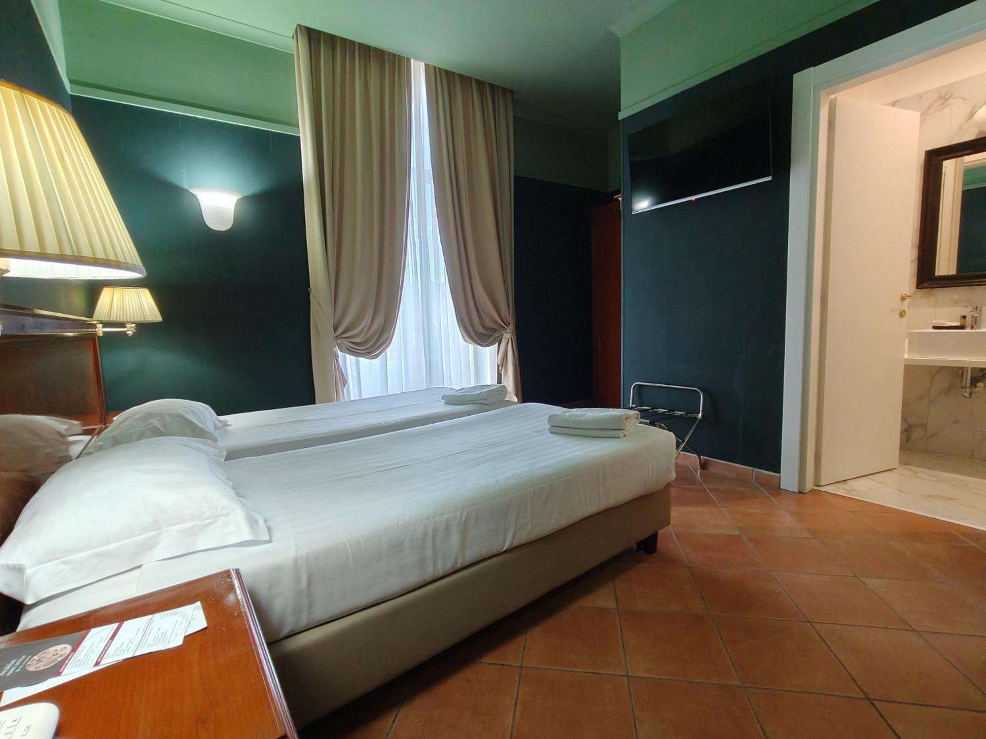 Nuvo 4* Naples