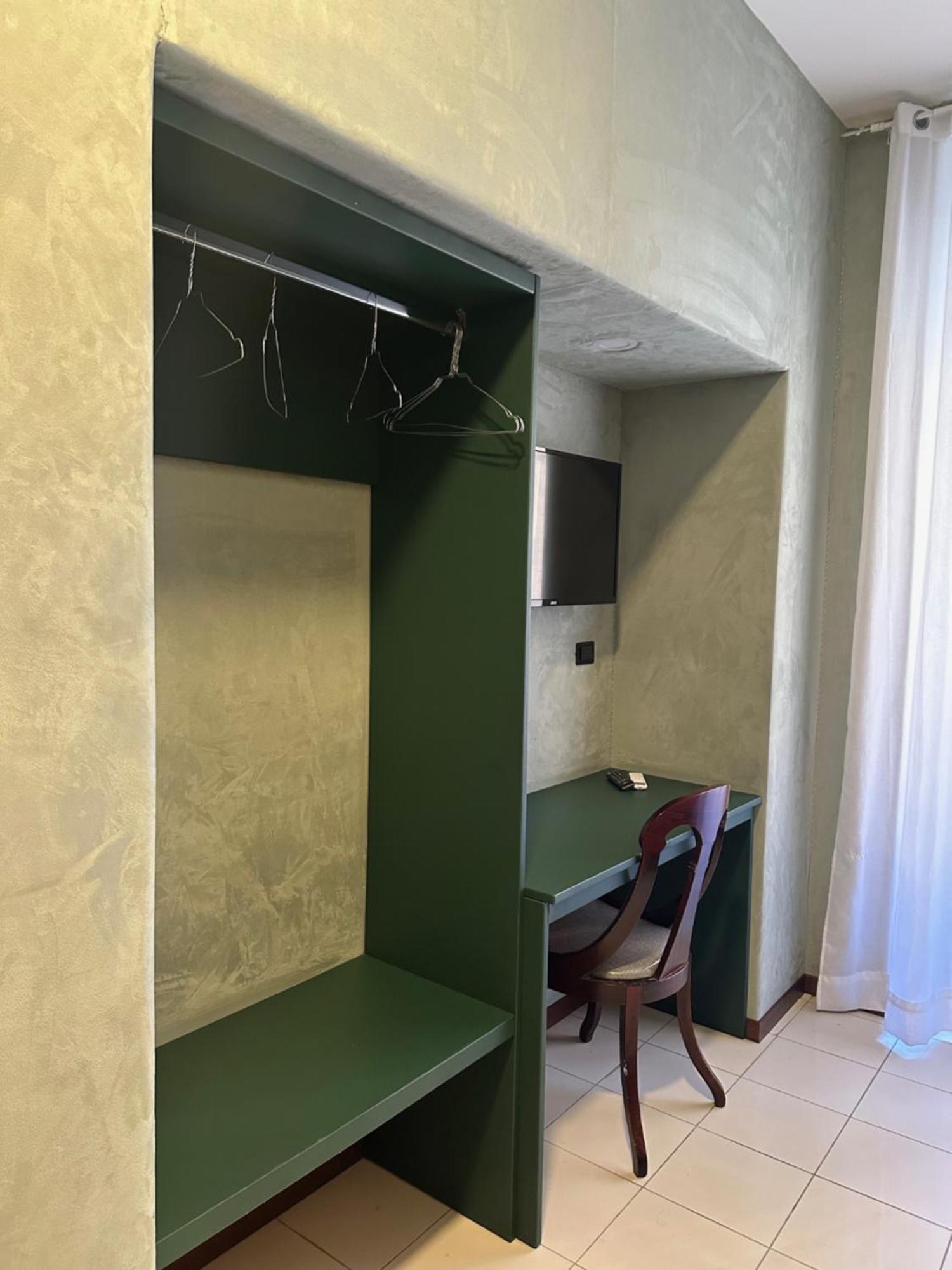 Smart Station 3* Naples