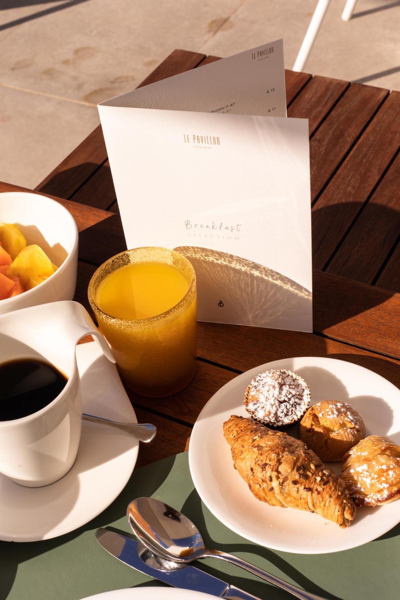 De Bonart Naples, Curio Collection By Hilton 5*