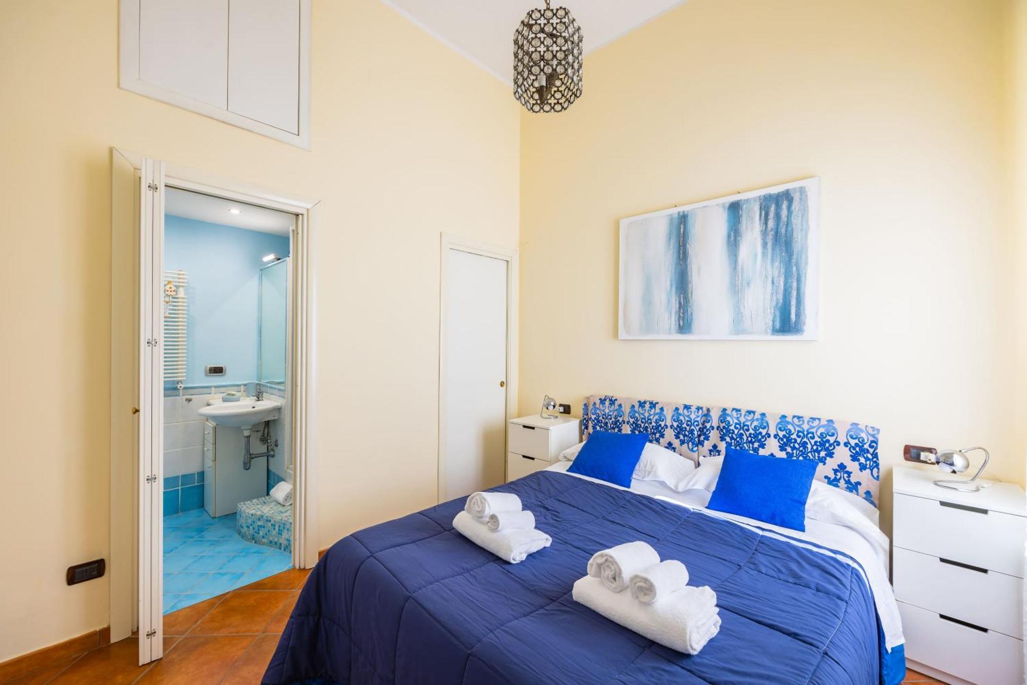Apartment Casa Nostos Alabardieri By Napoliapartments Naples