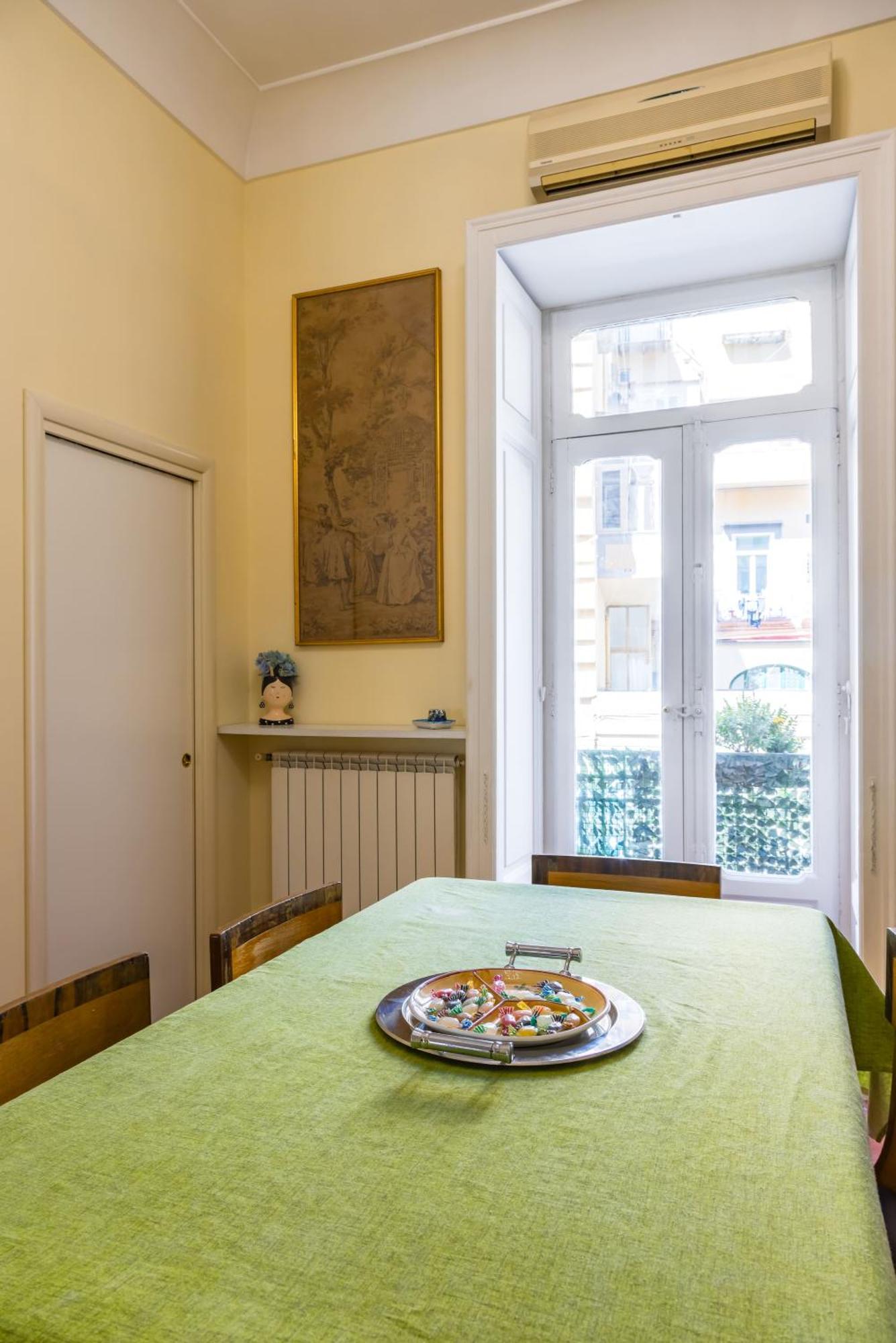 Apartment Casa Nostos Alabardieri By Napoliapartments