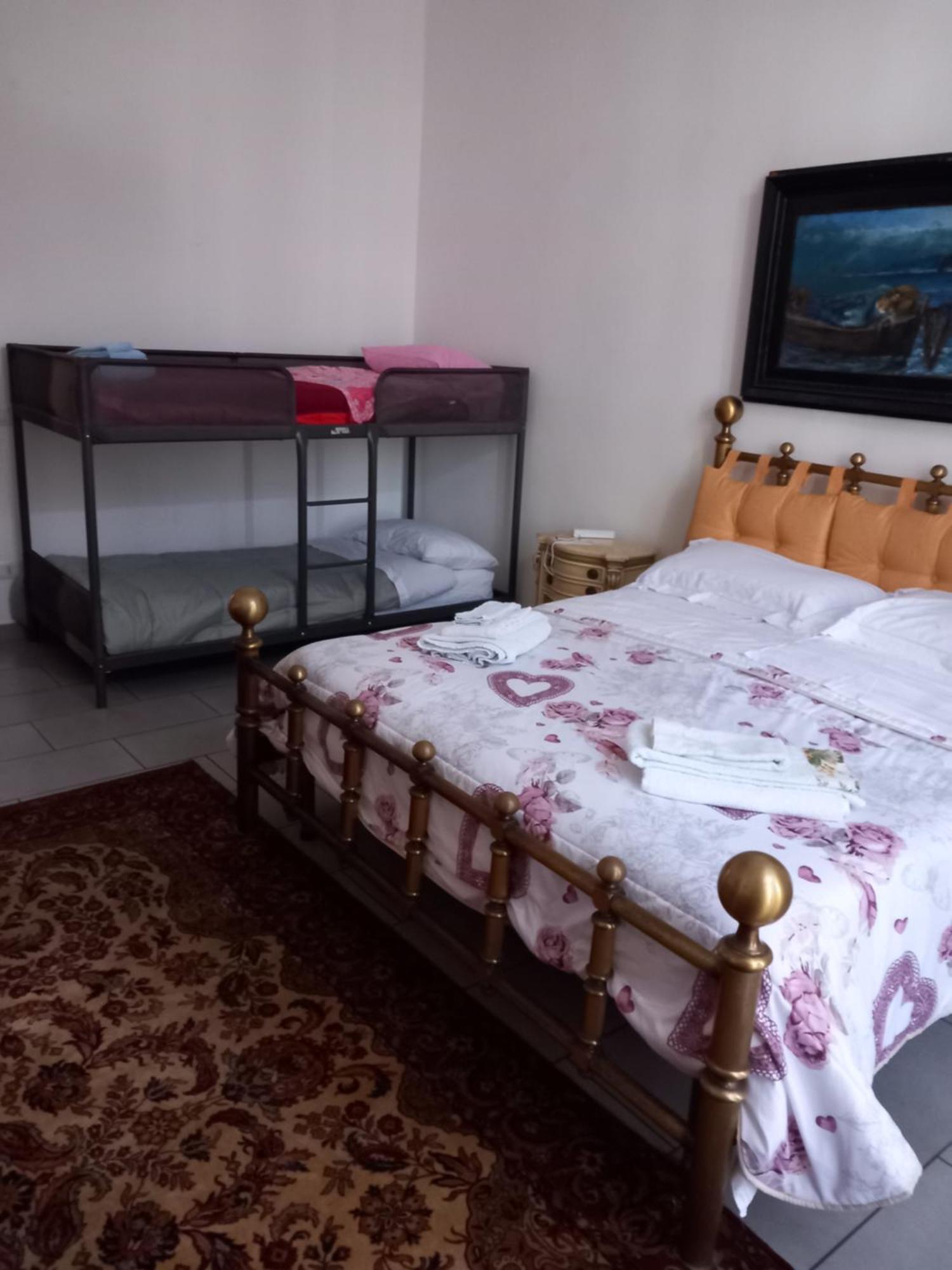 Guest house Casa Surunova *
