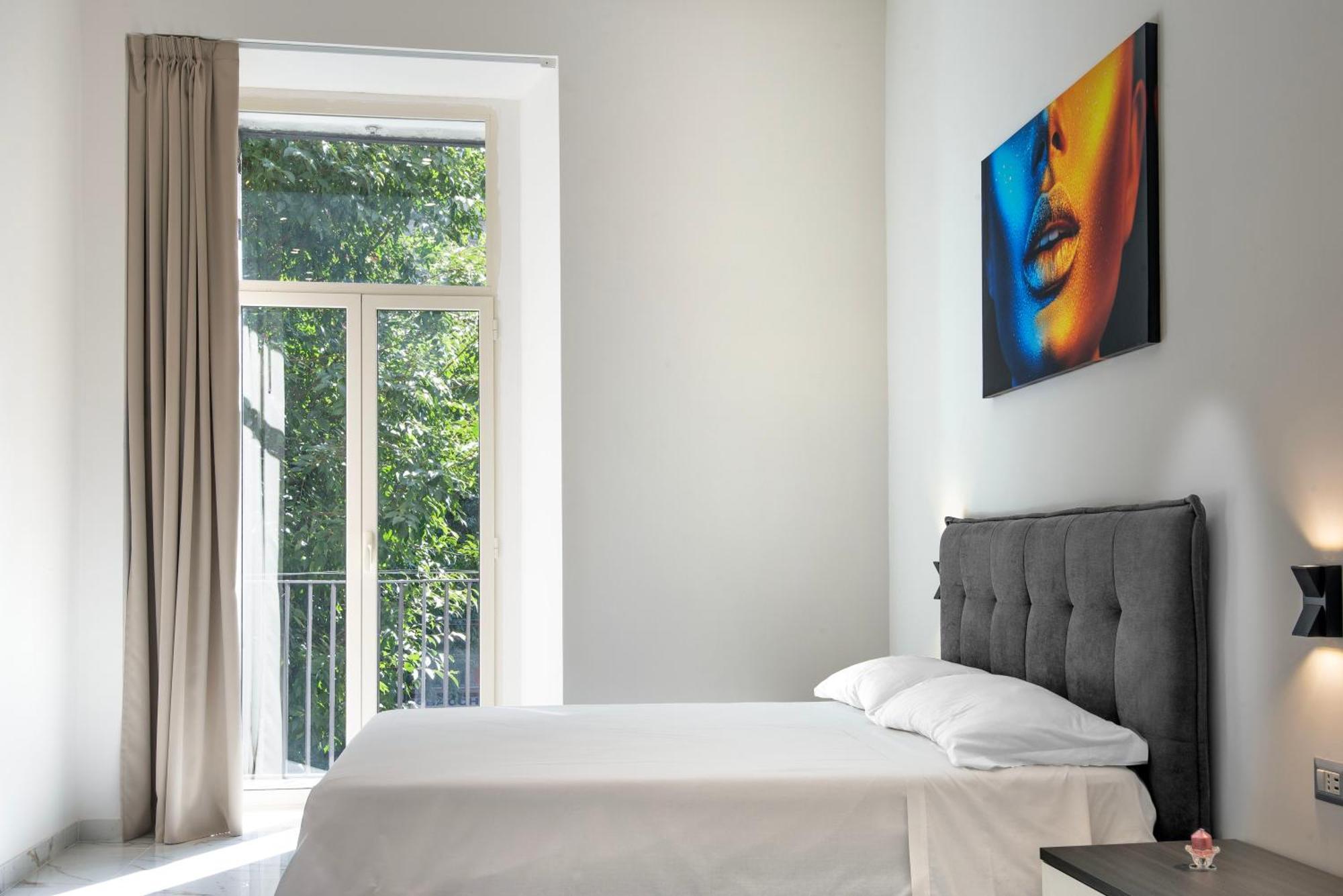 Irooms Foria 215 * Naples