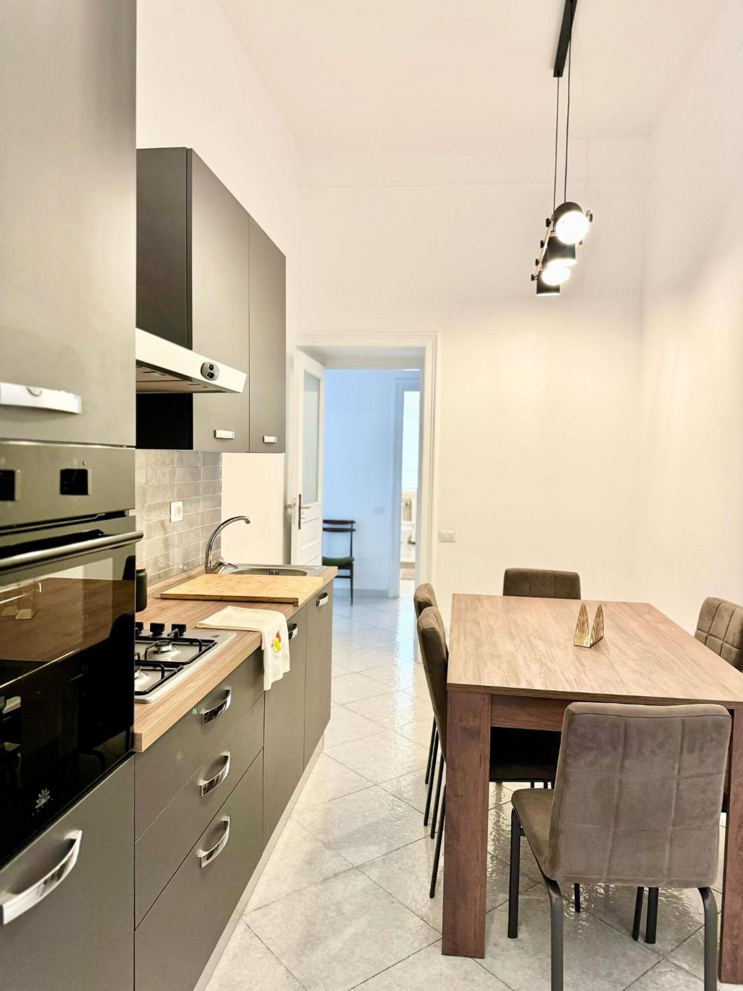 House Station * Naples