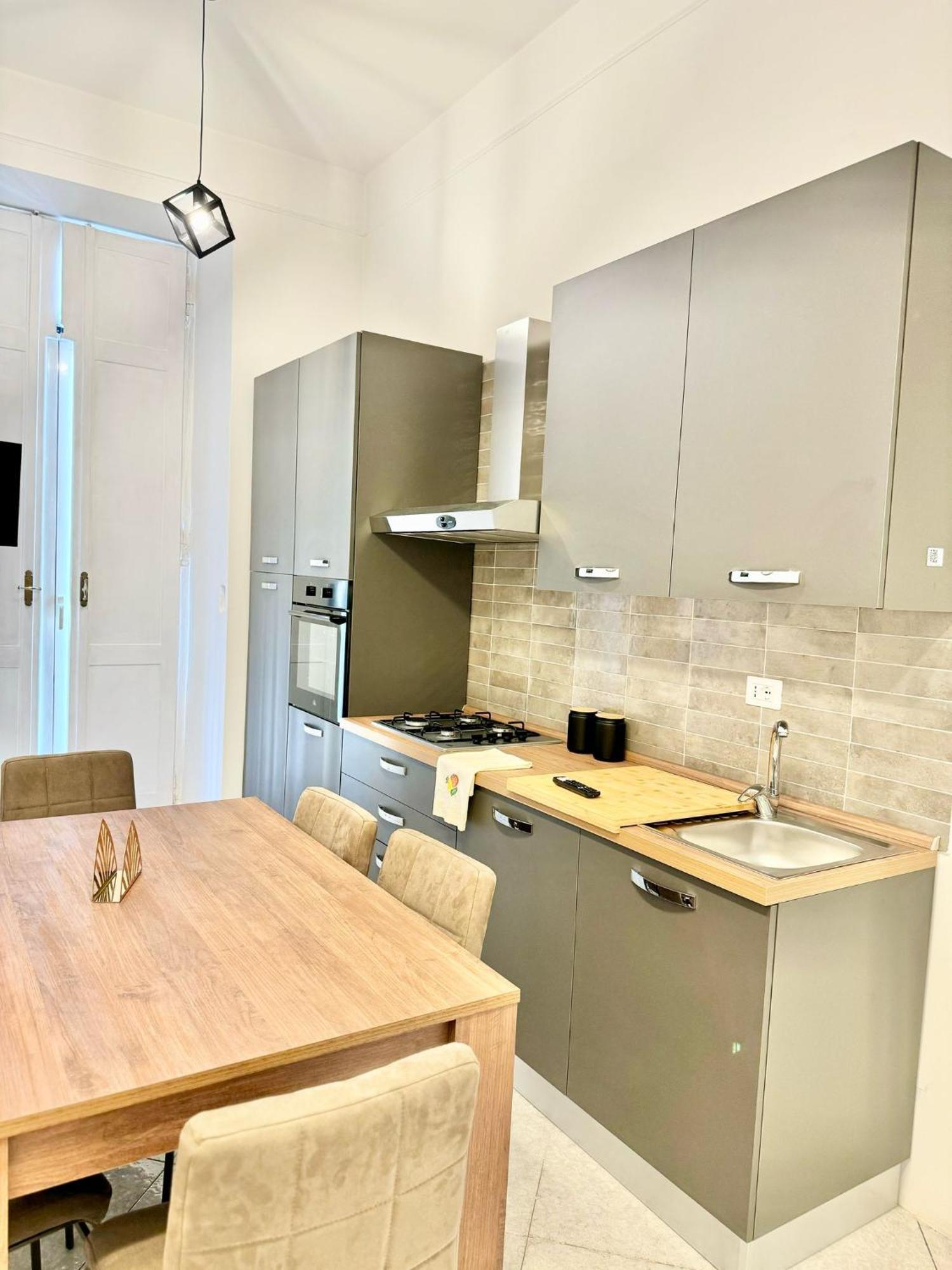 Apartment House Station *