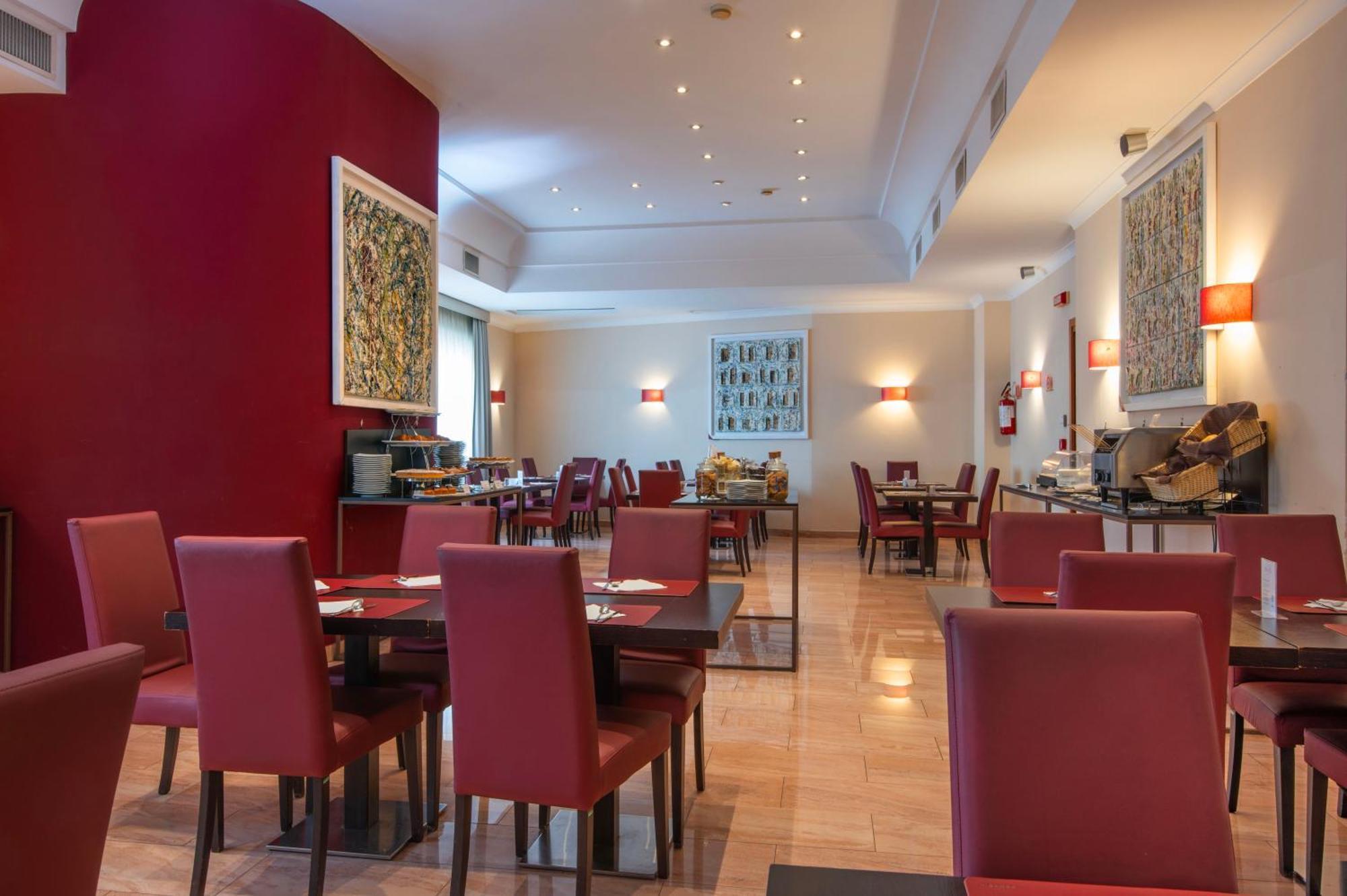 Nuvo Hotel 4*