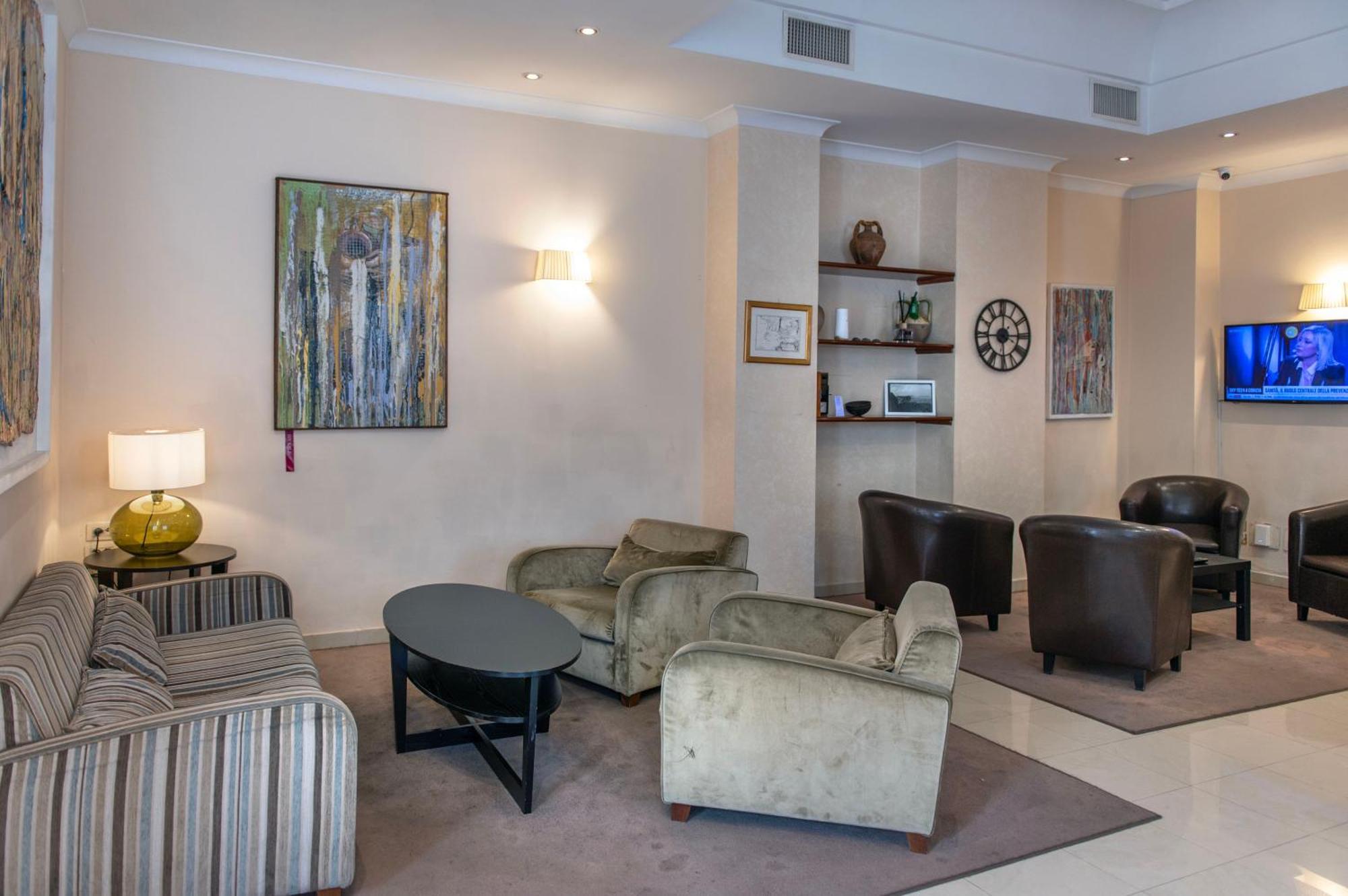 Nuvo 4* Naples