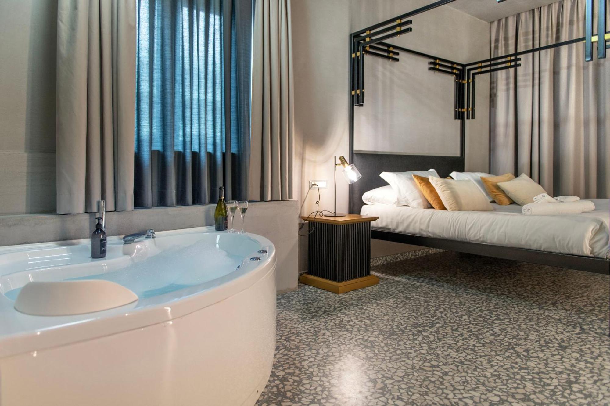 Hotel Nuvo Naples