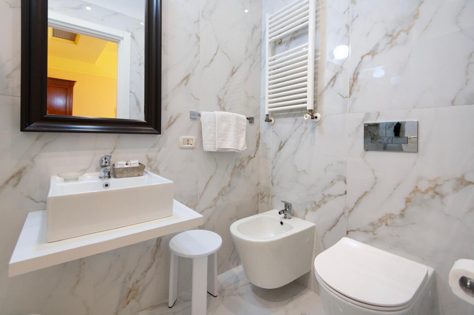 Nuvo Hotel 4*