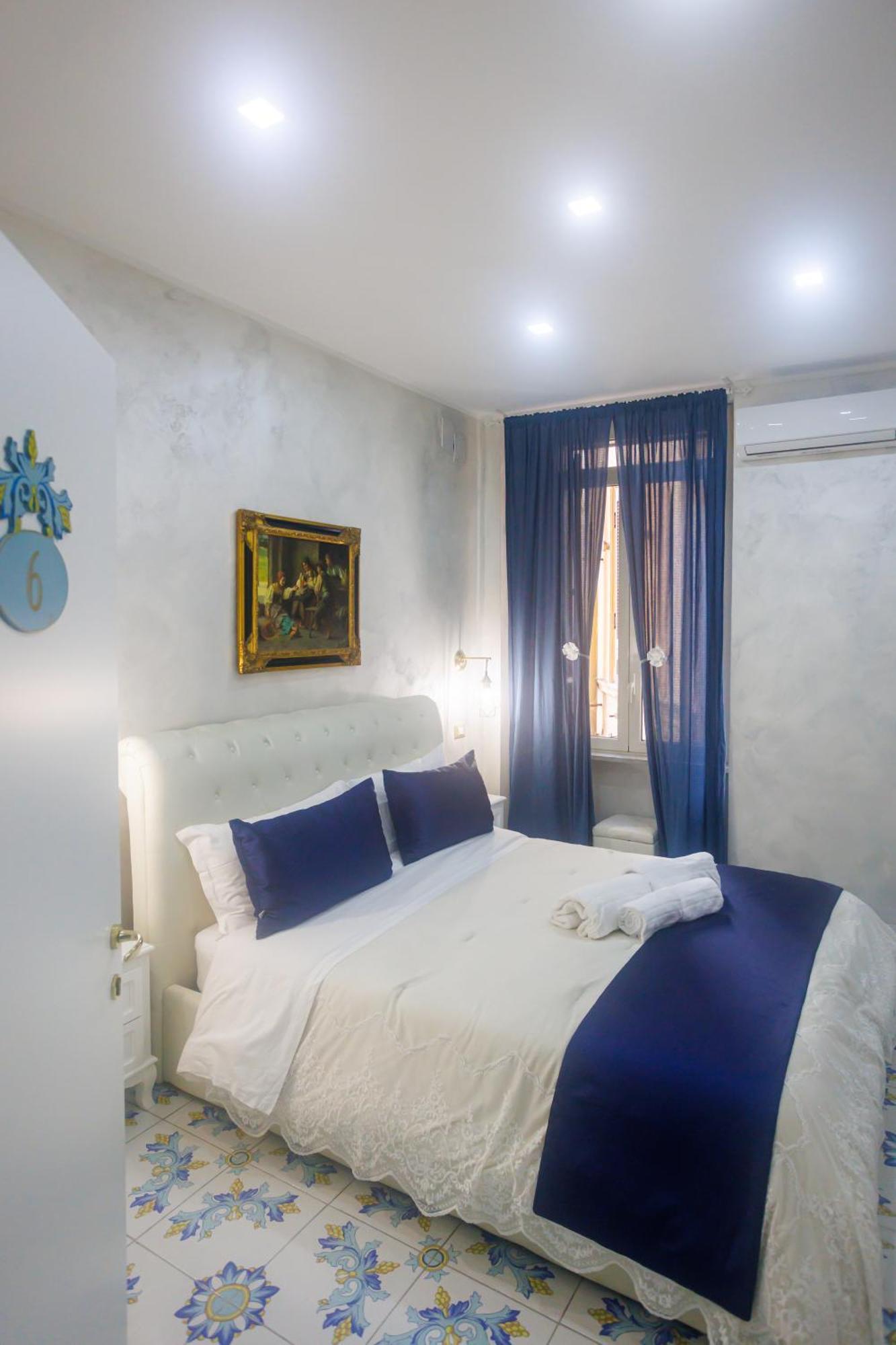 Alma Adry Naples
