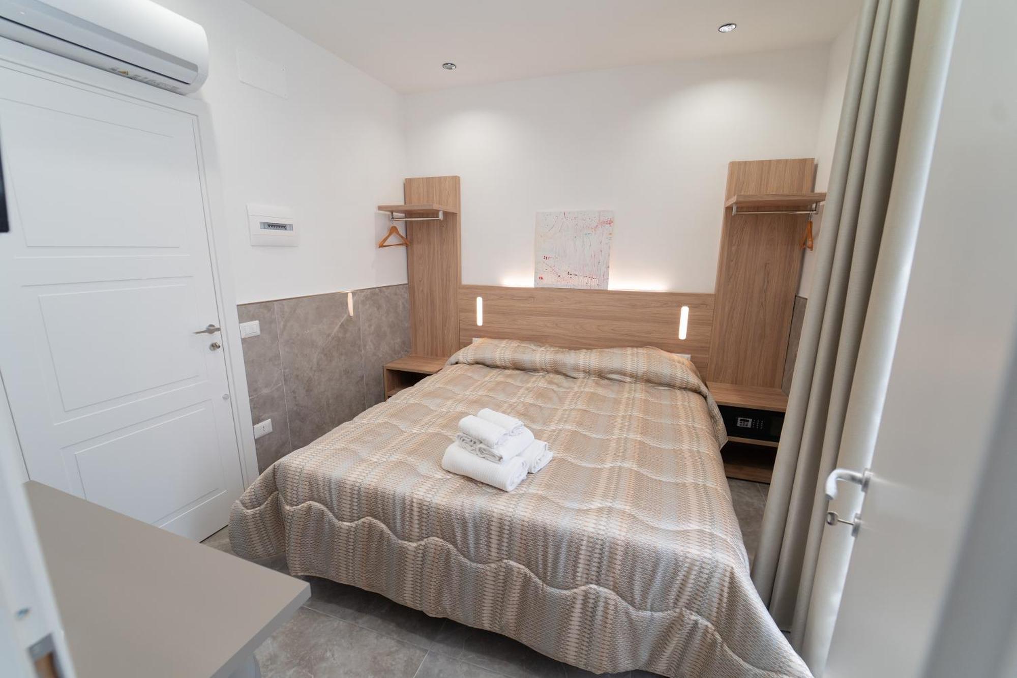 Guest house Toledo H, Historical Center, By Clapa Group *
