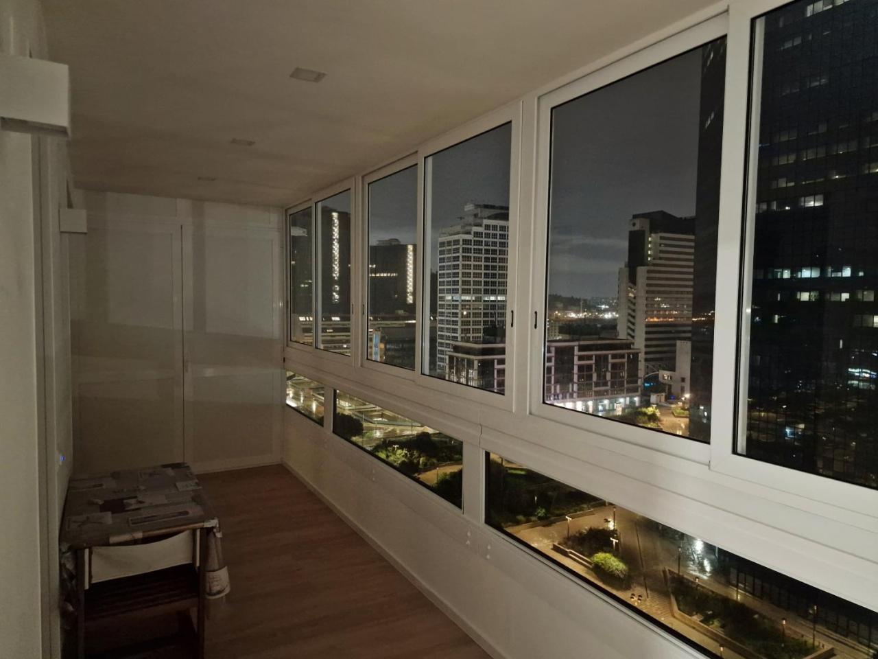 - Close To Metro & Connections * Naples