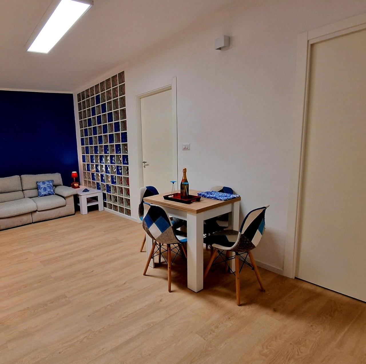 - Close To Metro & Connections Apartment *