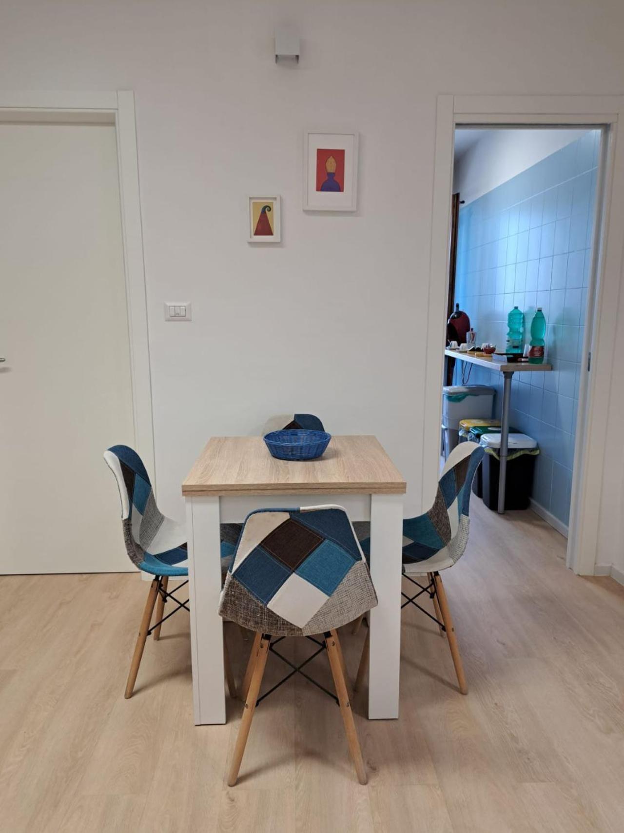 - Close To Metro & Connections Apartment
