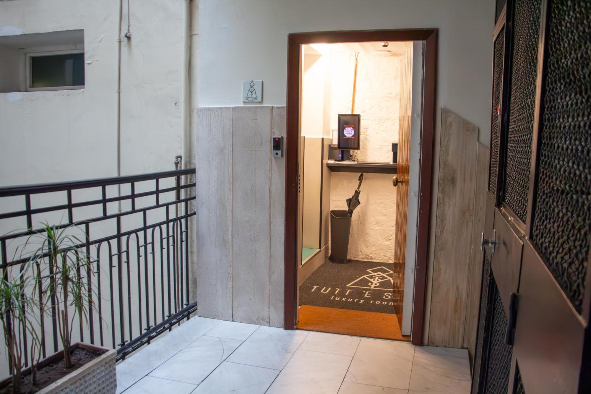 Tutt 'e Sant Luxury Guest house Naples