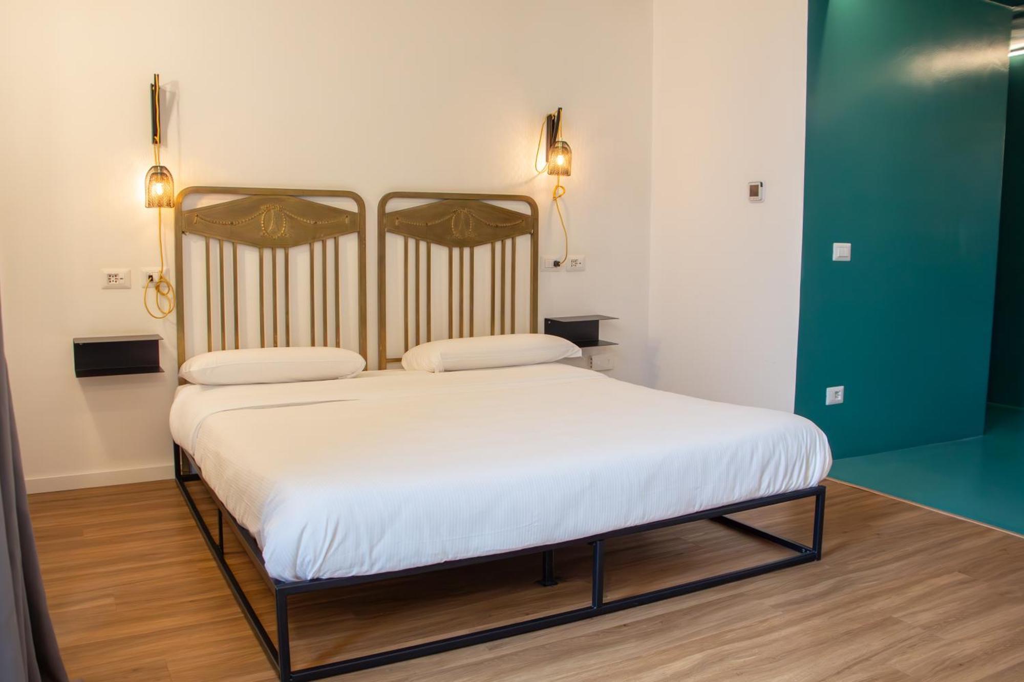 Tutt 'e Sant Luxury 2* Naples