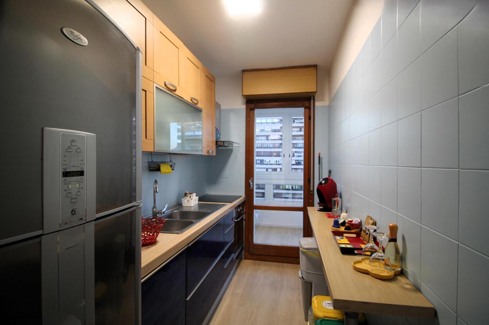 - Close To Metro & Connections Apartment