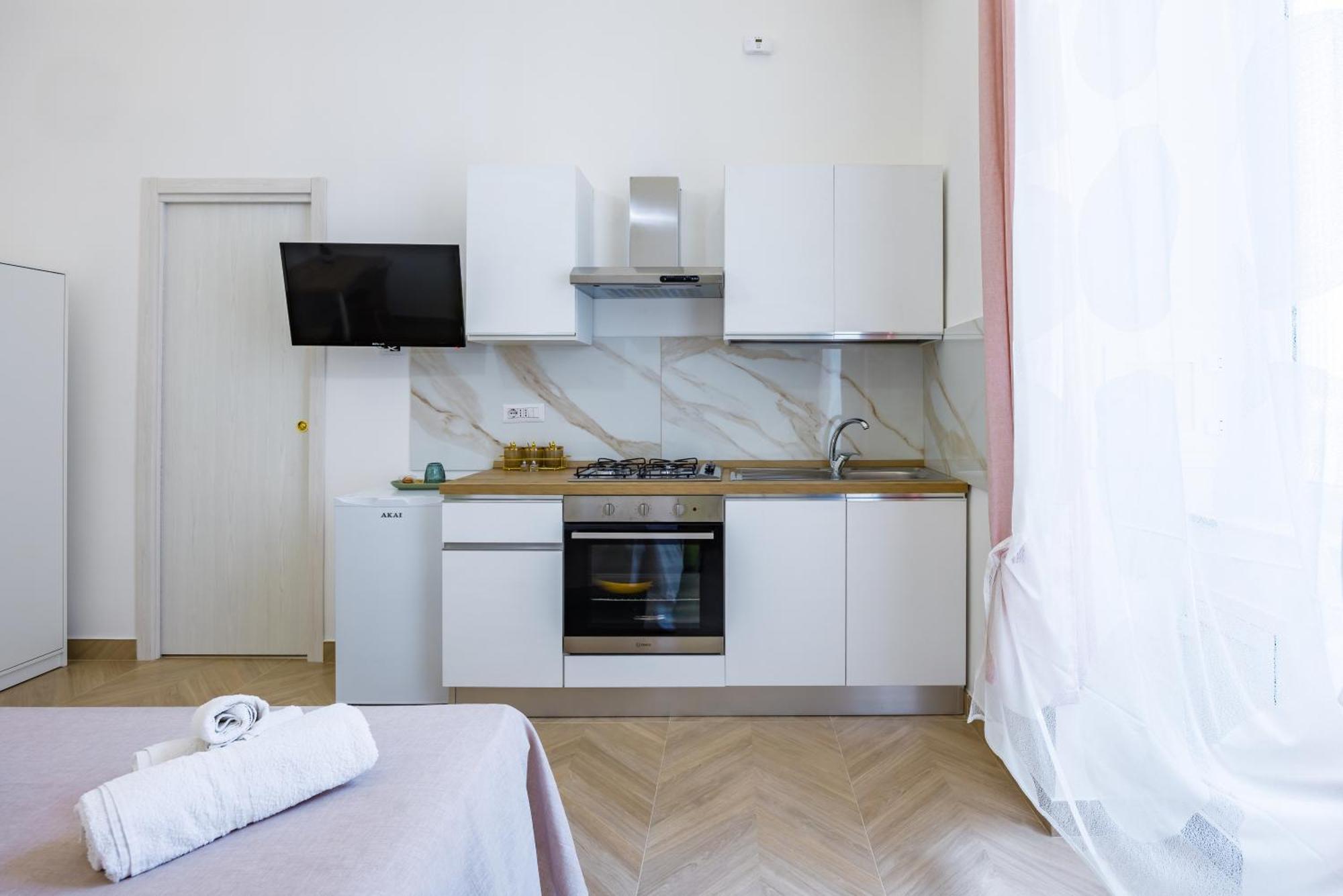 Essentia Naples