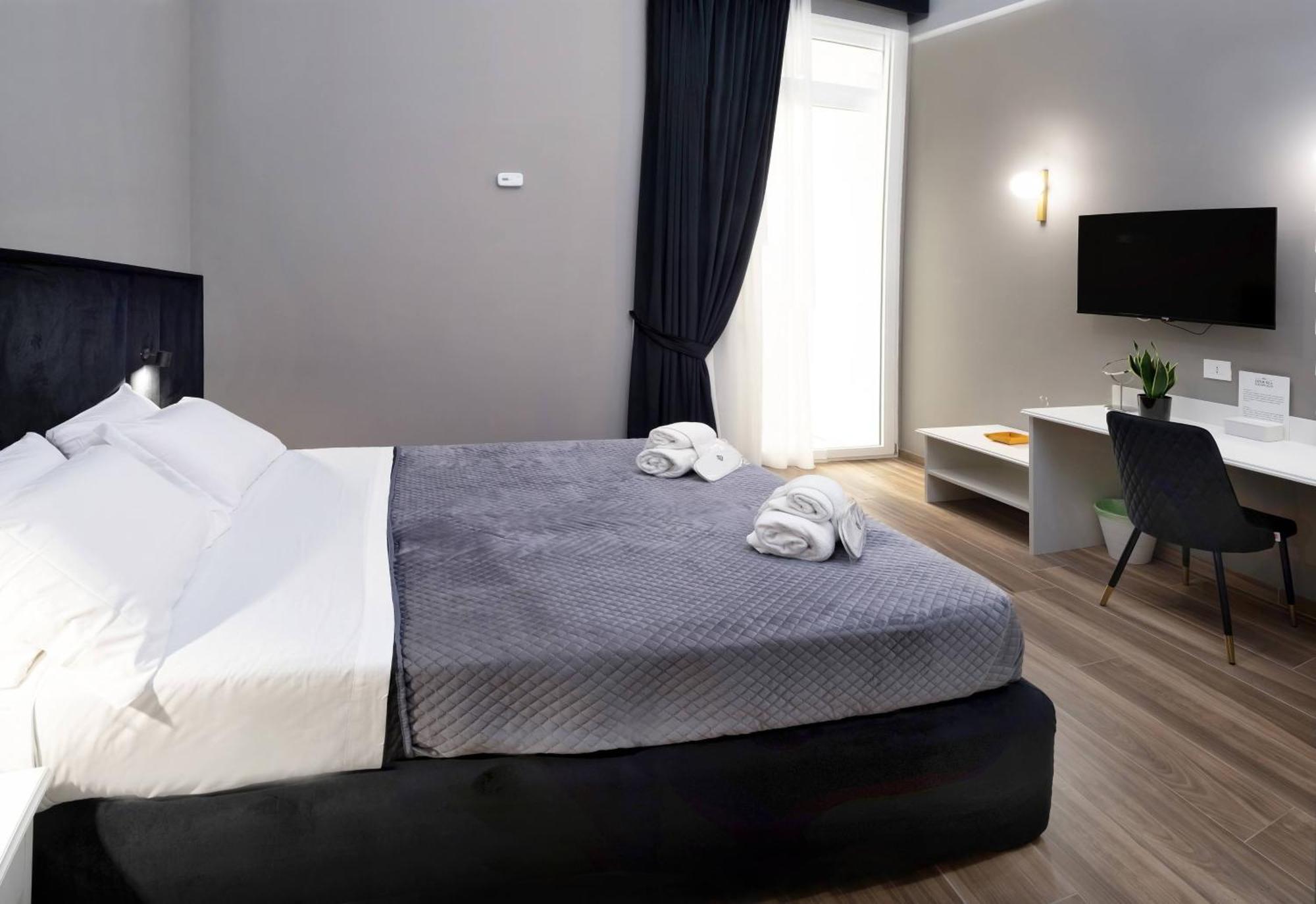 Dimora Neapolis Guest house