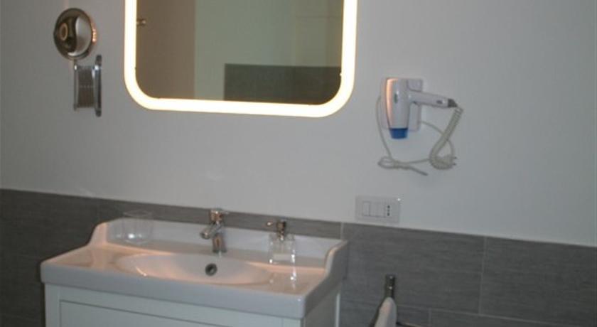 Sweethometoledo Apartment Naples