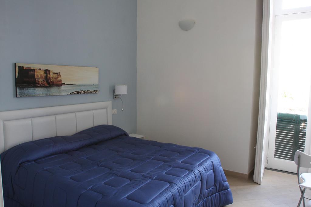 Base Mergellina 3*