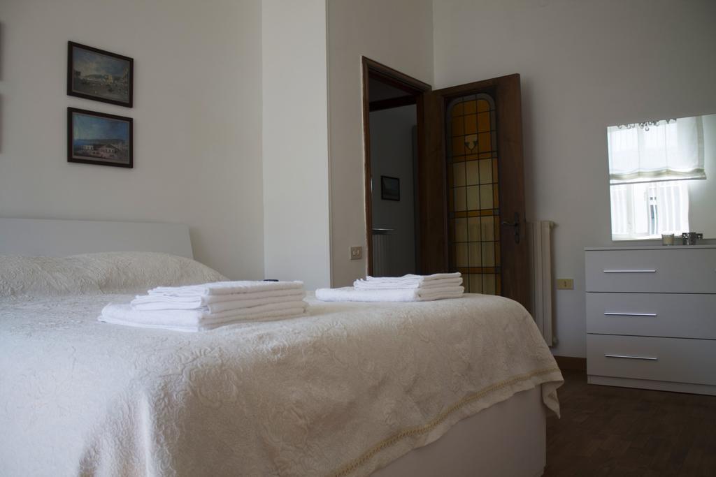 Apartment Casa Vacanze Umberto I Naples