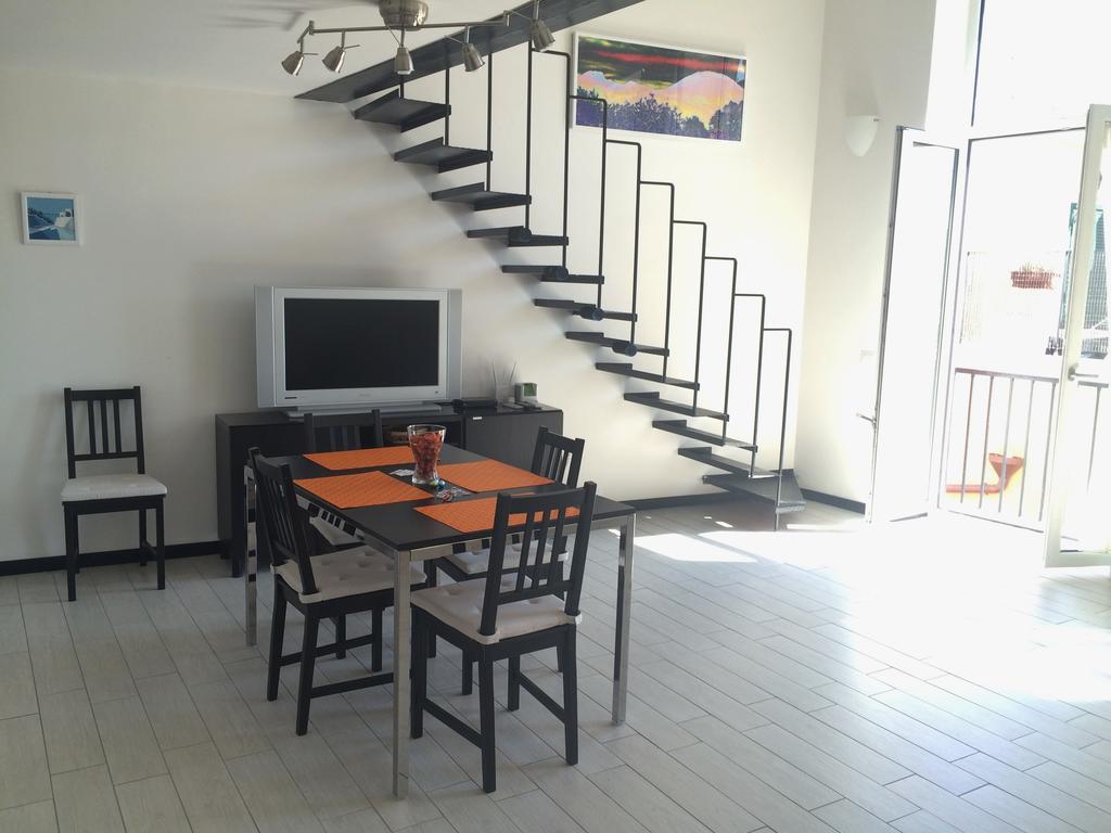 Sweethometoledo Apartment *