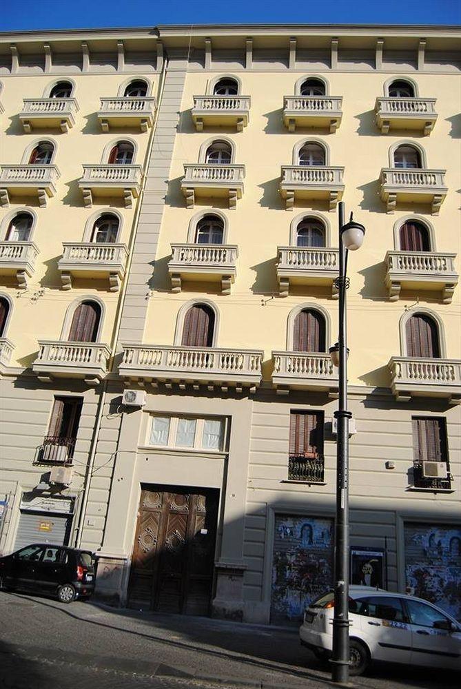 Megaride Santa Lucia Bed & Breakfast Naples