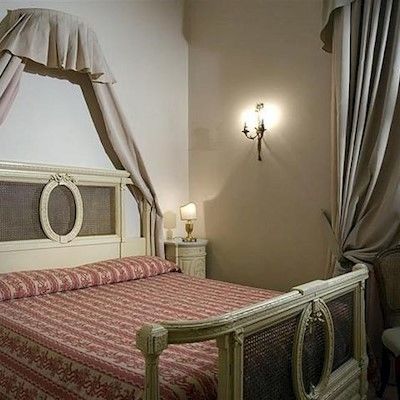 Chiaja De Charme Naples